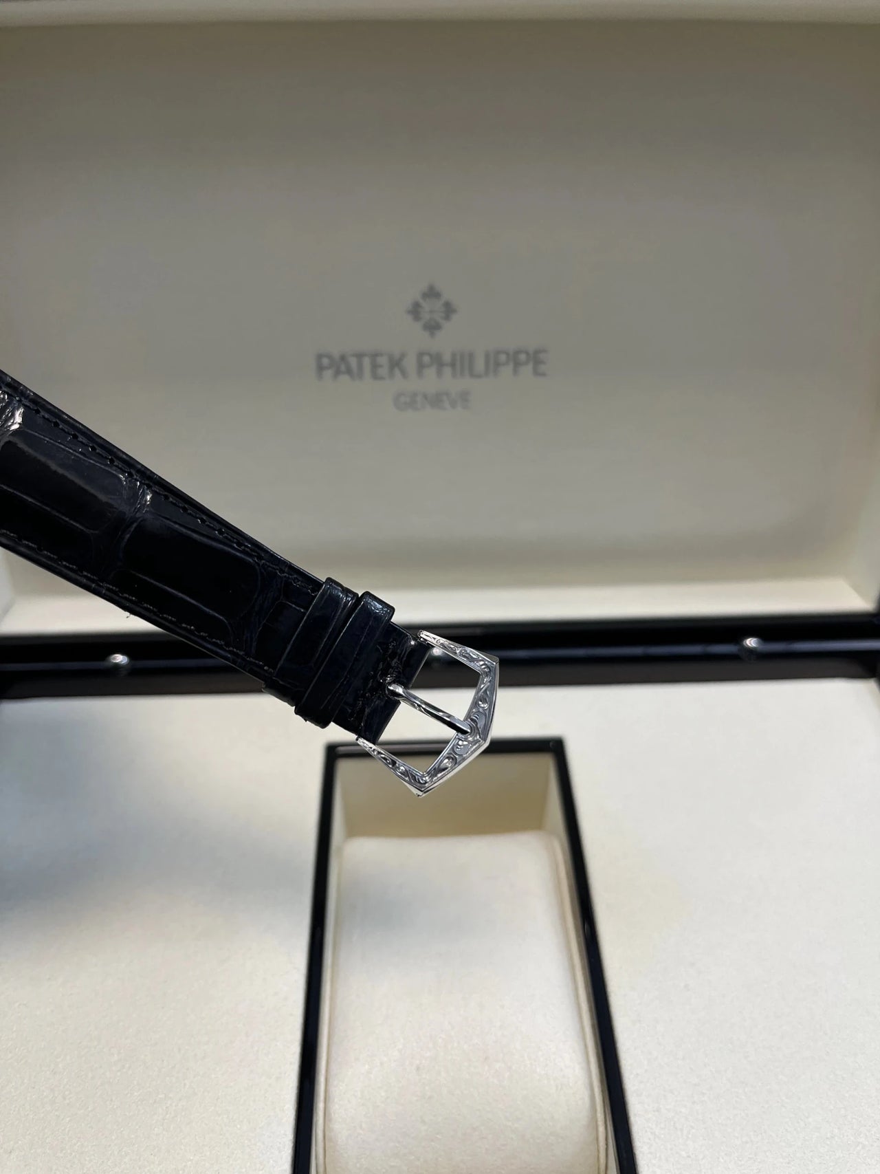Patek Philippe Selfwinding Calatrava Platinum Handengraved Black Enamel 5088/100p - 001 Calatrava - WatchesOff5thWatch