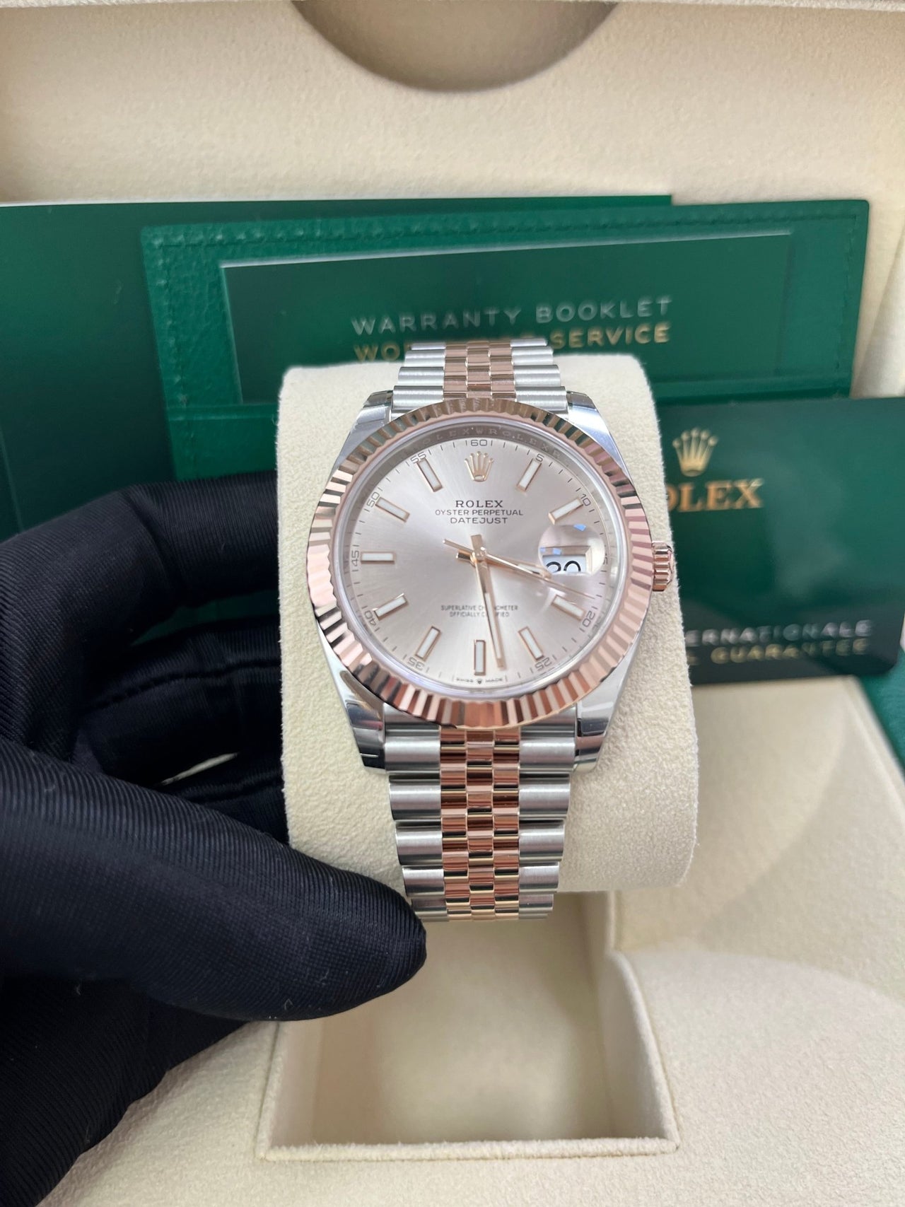 Rolex Datejust 41 Steel and Everose Rolesor Fluted Bezel Sundust Index Dial Jubilee Bracelet 126331 - WatchesOff5thWatch