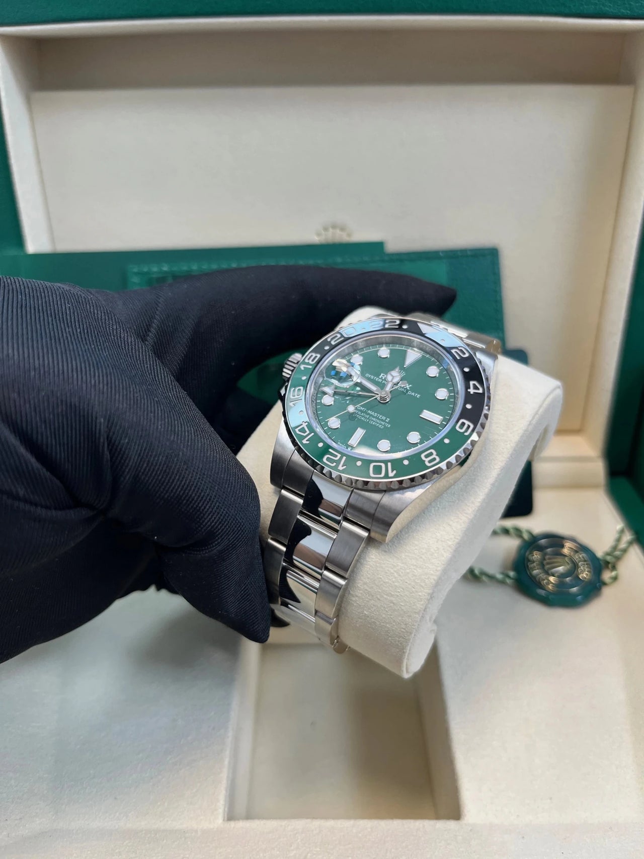 Rolex GMT - Master II Left - Hand 40mm 18K White Gold Green Ceramic Dial Green Black Cerachrom Bezel Oyster Bracelet (Ref 126729VTNR) - WatchesOff5thWatch
