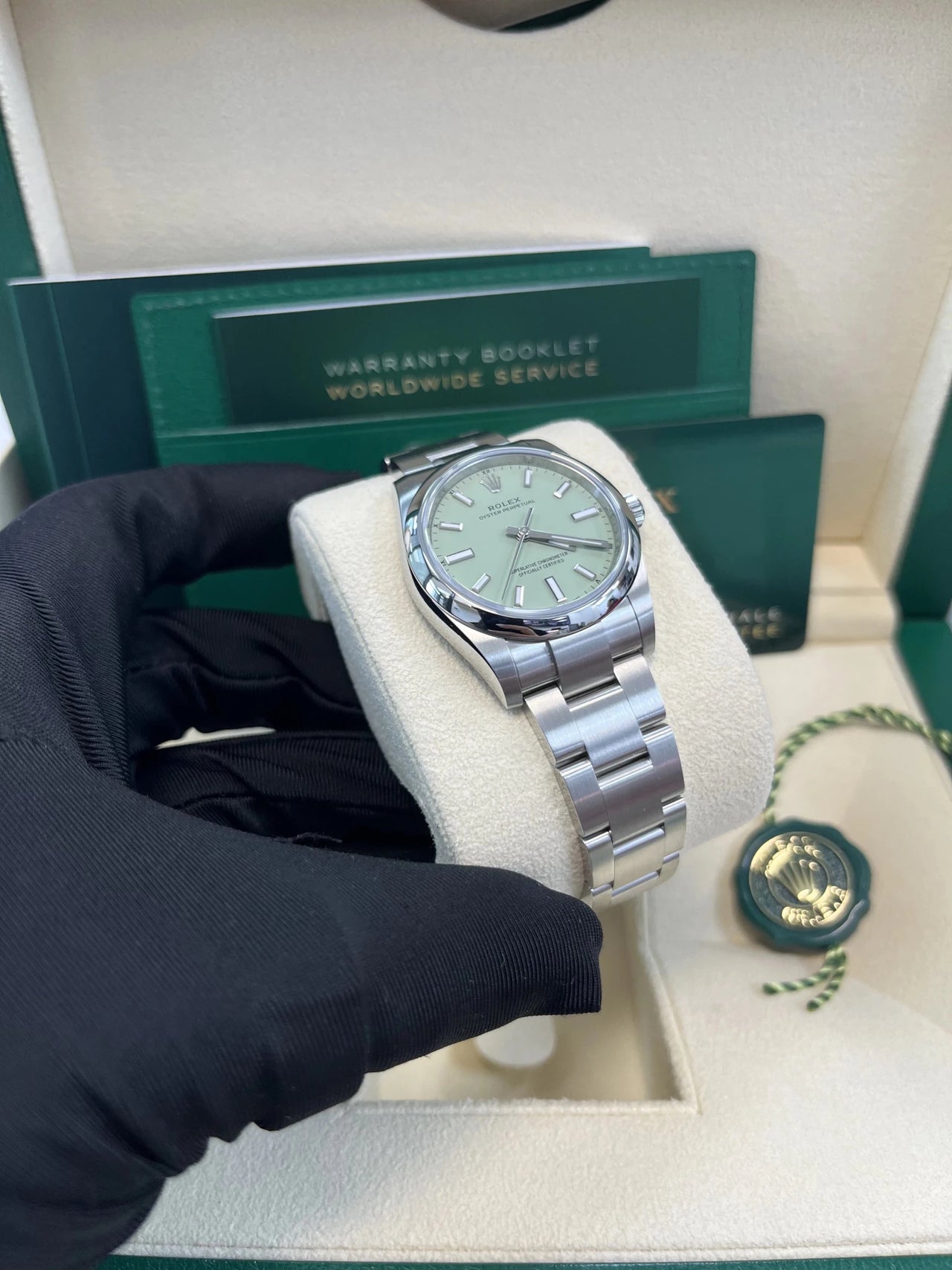 Rolex New 2025 Release Oyster Perpetual 31mm Stainless Steel Pistachio Dial 277200 - WatchesOff5thWatch