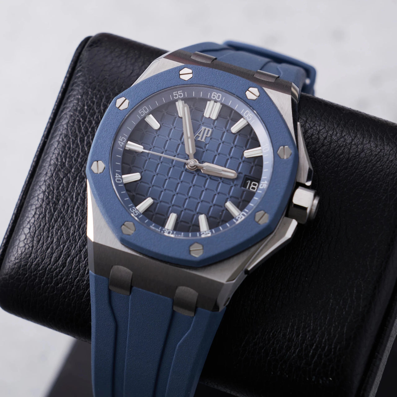 Royal Oak Offshore Selfwinding Blue Dial 43mm 15605SK.OO.A350CA.01 - WatchesOff5thWatch