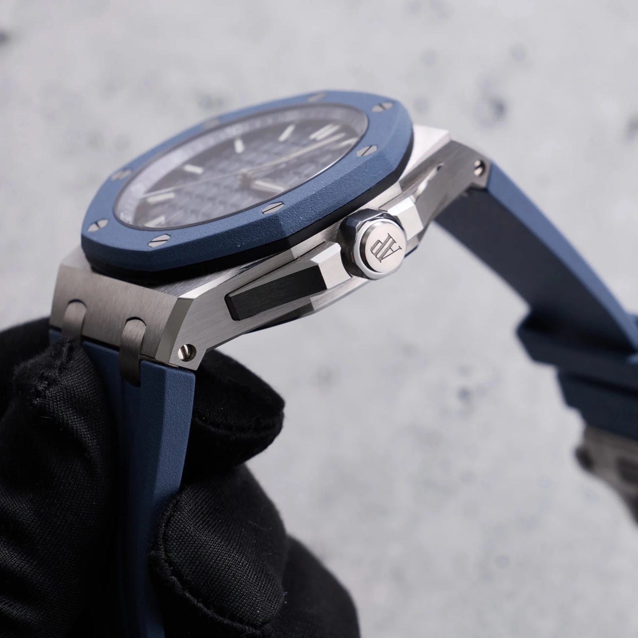 Royal Oak Offshore Selfwinding Blue Dial 43mm 15605SK.OO.A350CA.01 - WatchesOff5thWatch