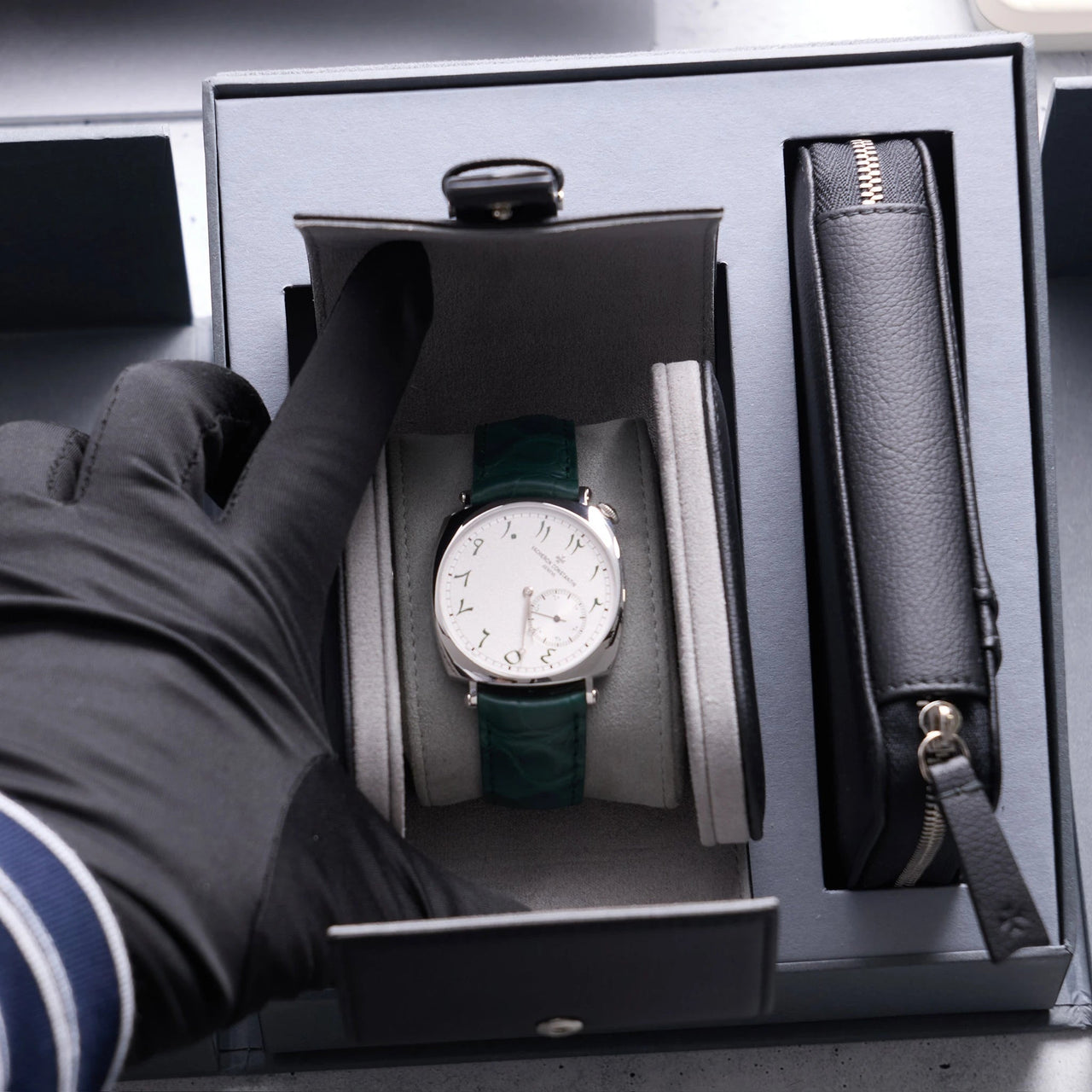 Vacheron Constantin Historiques American 1921 40mm Platinum Silver Eastern Arabic Dial (Ref# 82035/000P-H063) - WatchesOff5thWatch