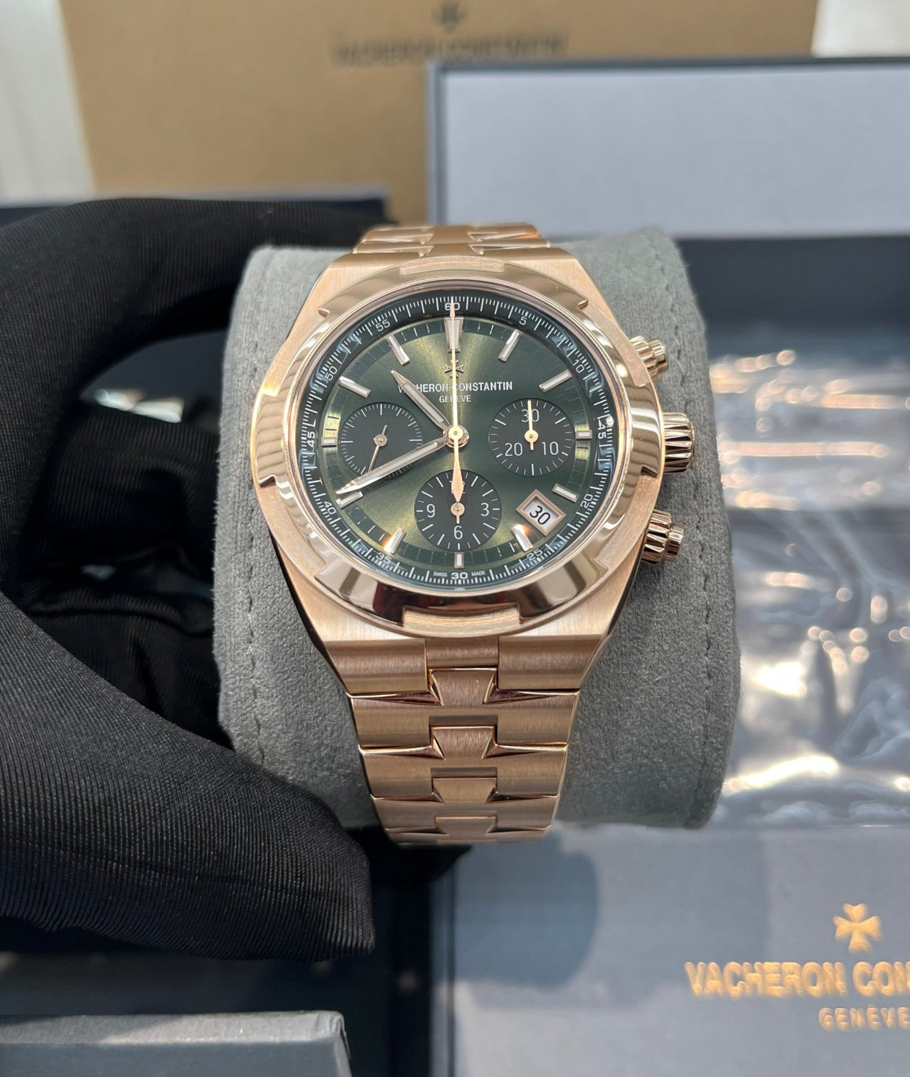 Vacheron Constantin Overseas Chronograph Rose Gold Green Dial 5520V/210R - B966 - WatchesOff5thWatch