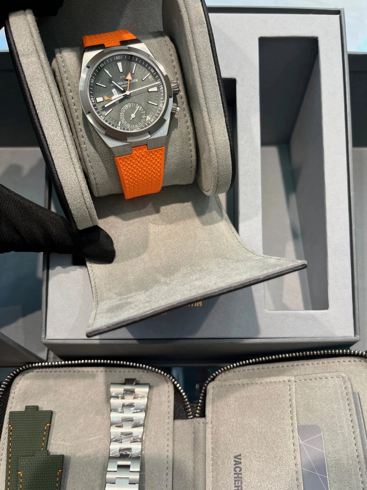 Vacheron Constantin Overseas Dual Time Cardinal Points 41mm Titanium Green Dial (Ref 7930V/210T - H075) - WatchesOff5thWatch