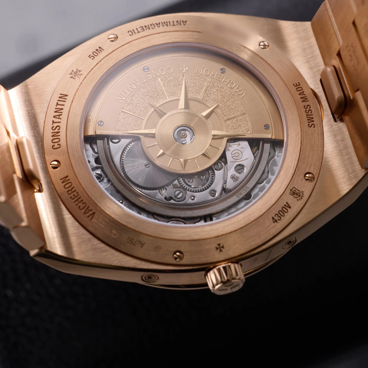 Vacheron Constantin Overseas Perpetual Calendar Ultra-Thin 41.5mm 18K 5N Pink Gold Gold Dial (Ref# 4300V/220R-H144) - WatchesOff5thWatch