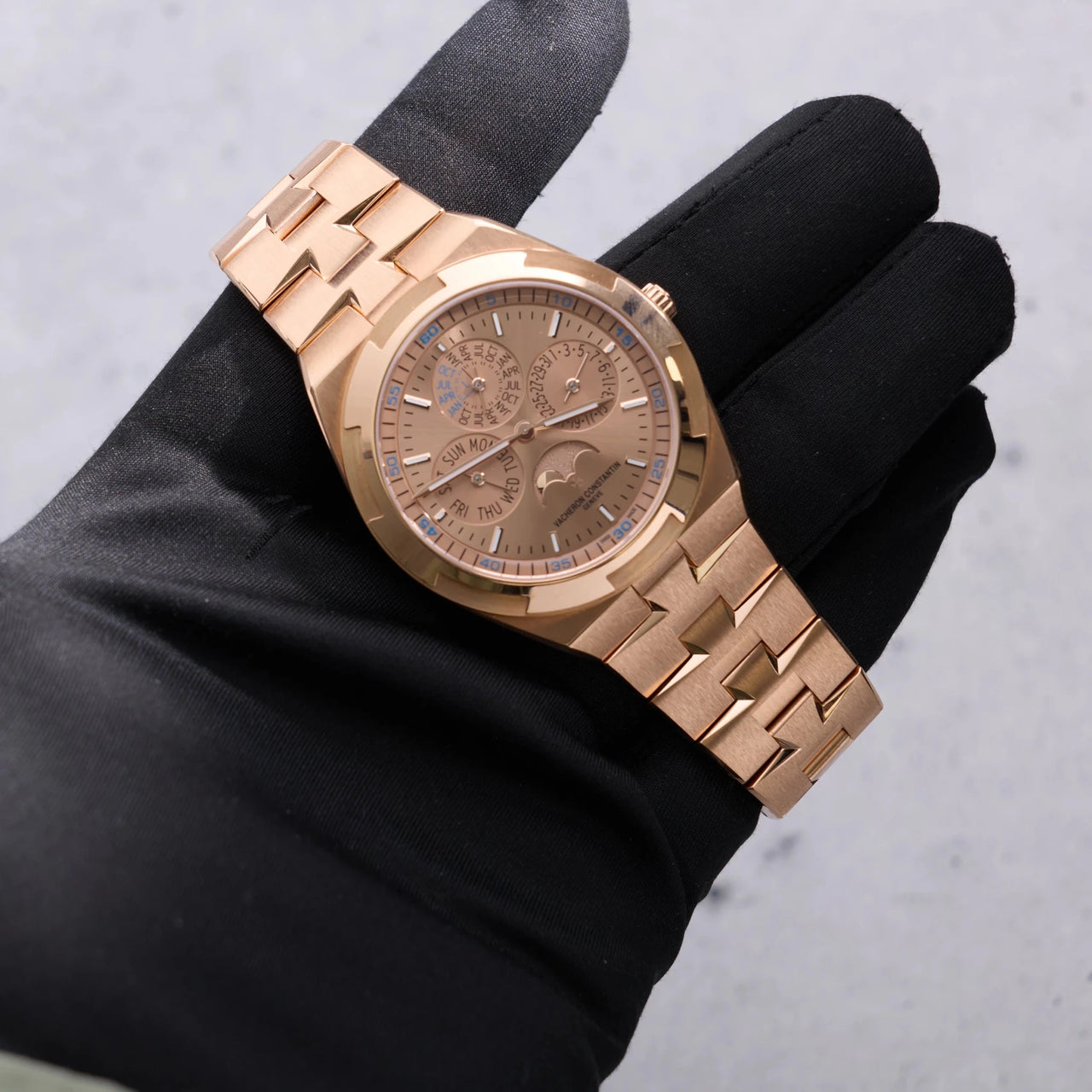 Vacheron Constantin Overseas Perpetual Calendar Ultra-Thin 41.5mm 18K 5N Pink Gold Gold Dial (Ref# 4300V/220R-H144) - WatchesOff5thWatch