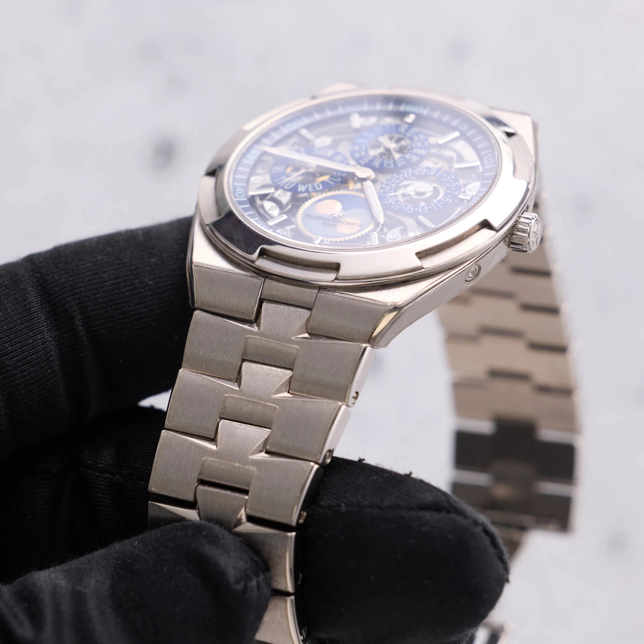 Vacheron Constantin Overseas Perpetual Calendar Ultra-Thin Skeleton 41.5mm 18K White Gold Skeleton Dial (Ref# 4300V/120G-B946) - WatchesOff5thWatch