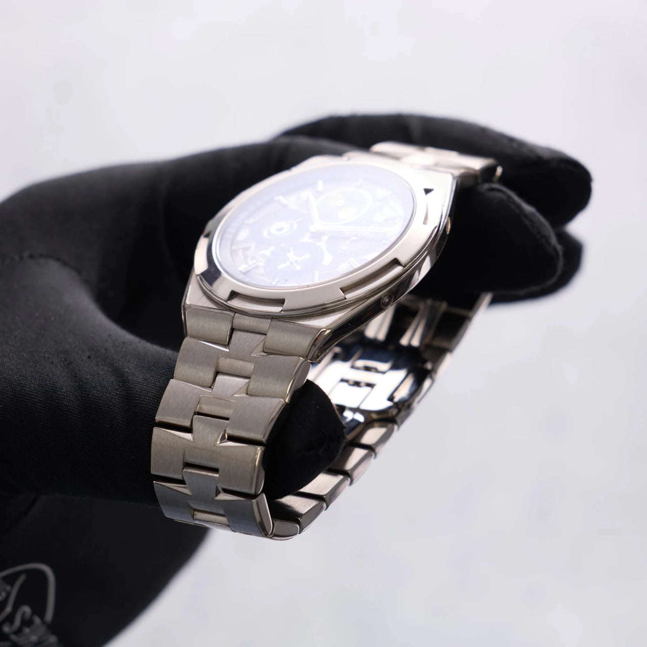Vacheron Constantin Overseas Perpetual Calendar Ultra-Thin Skeleton 41.5mm 18K White Gold Skeleton Dial (Ref# 4300V/120G-B946) - WatchesOff5thWatch