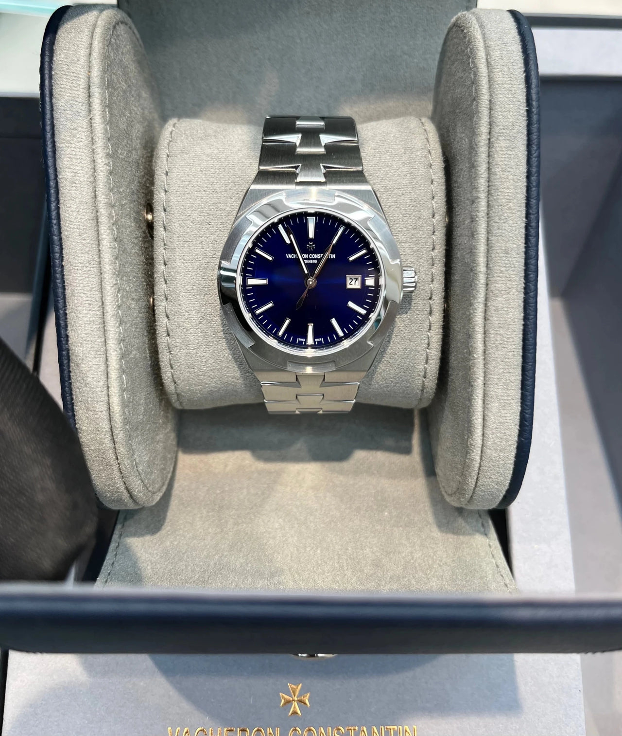 Vacheron Constantin Overseas Self - Winding Stainless Steel Blue Dial (Ref 4600V/200A - B980) - WatchesOff5thWatch