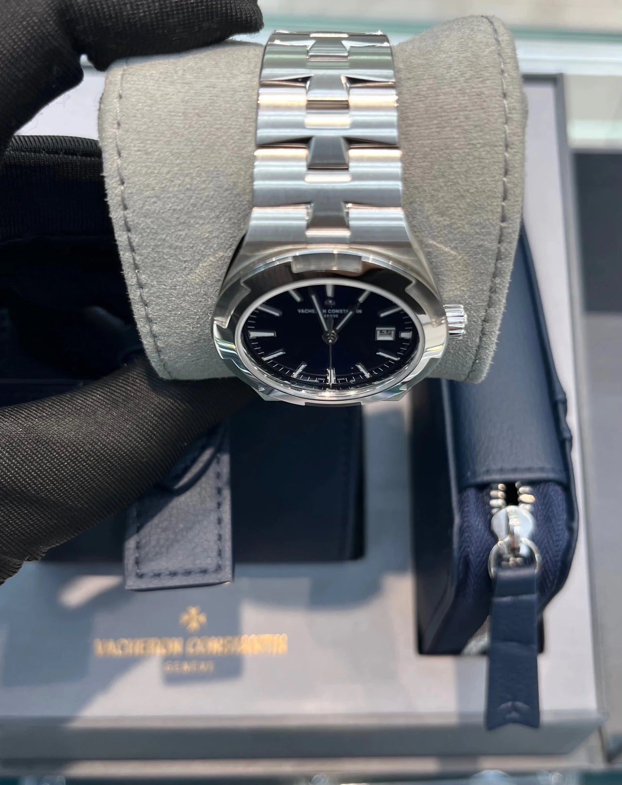 Vacheron Constantin Overseas Self - Winding Stainless Steel Blue Dial (Ref 4600V/200A - B980) - WatchesOff5thWatch