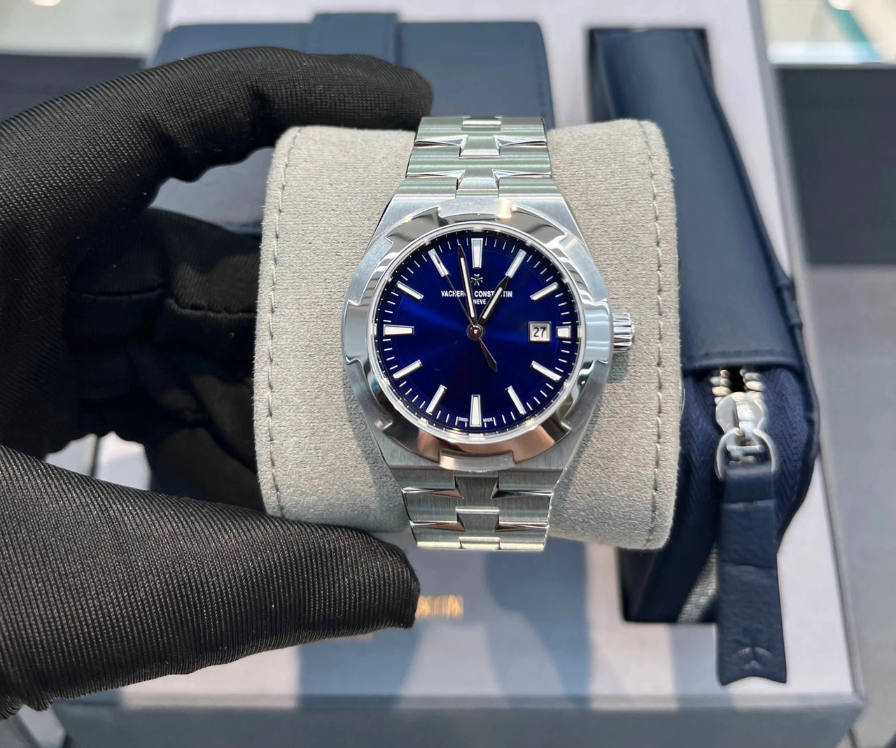 Vacheron Constantin Overseas Self - Winding Stainless Steel Blue Dial (Ref 4600V/200A - B980) - WatchesOff5thWatch