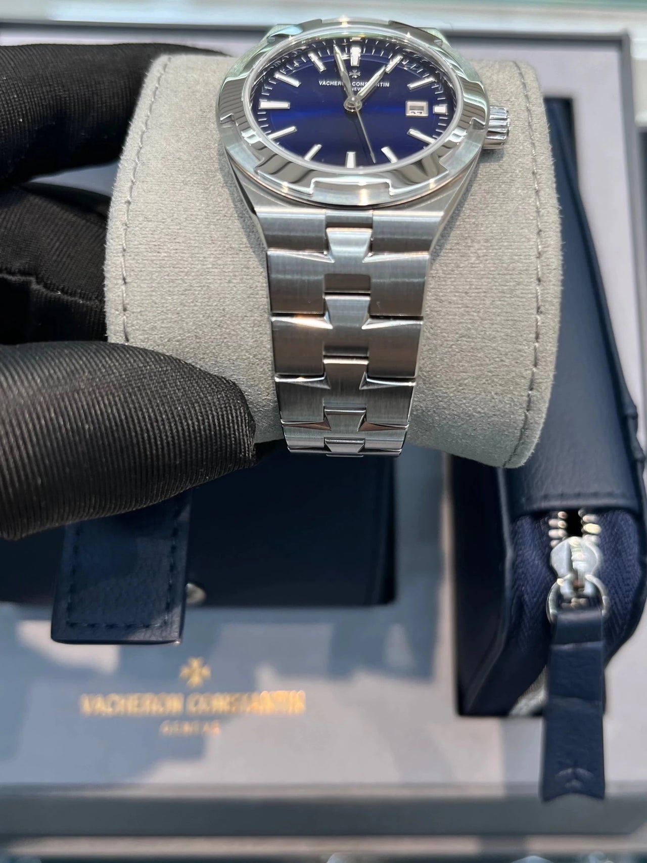 Vacheron Constantin Overseas Self - Winding Stainless Steel Blue Dial (Ref 4600V/200A - B980) - WatchesOff5thWatch
