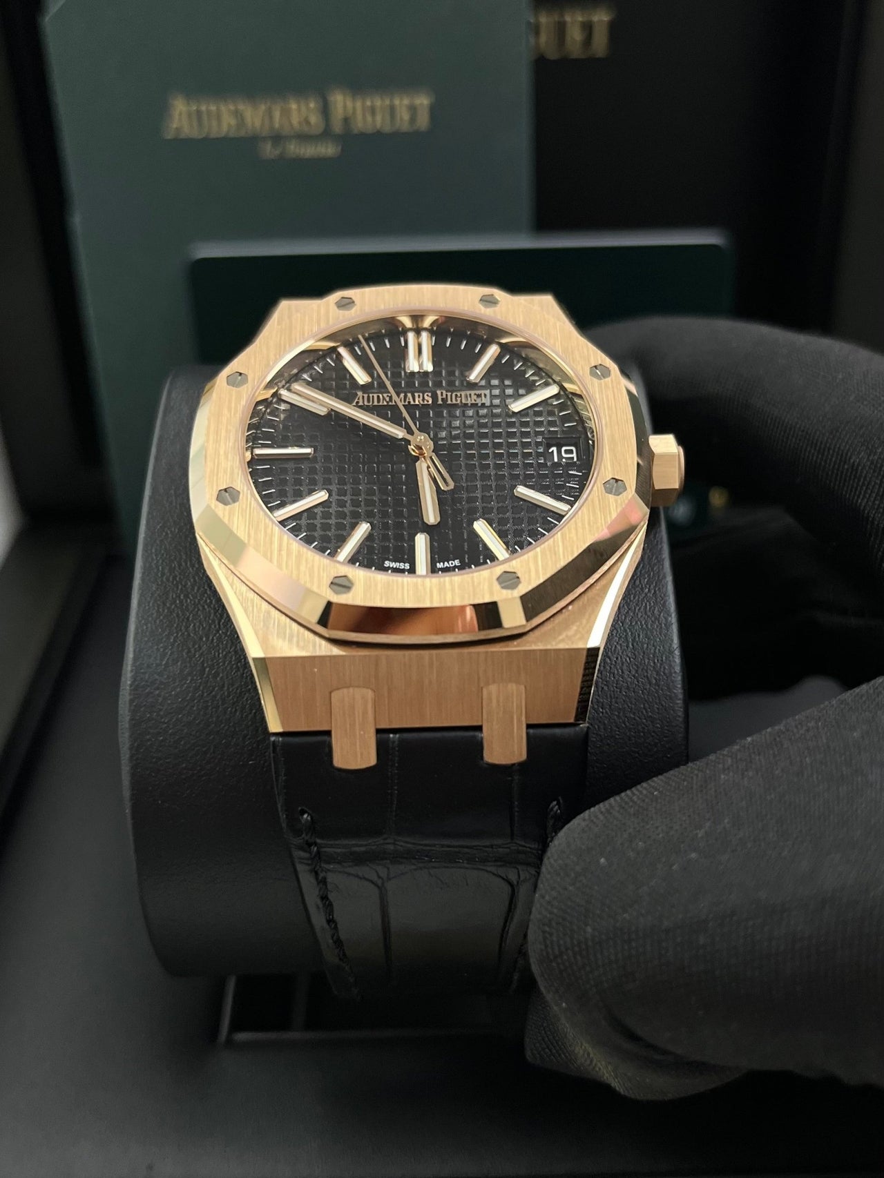 Audemars Piguet Royal Oak 41mm Rose Gold Black Dial 15510OR.OO.D002CR.02 - WatchesOff5thWatch