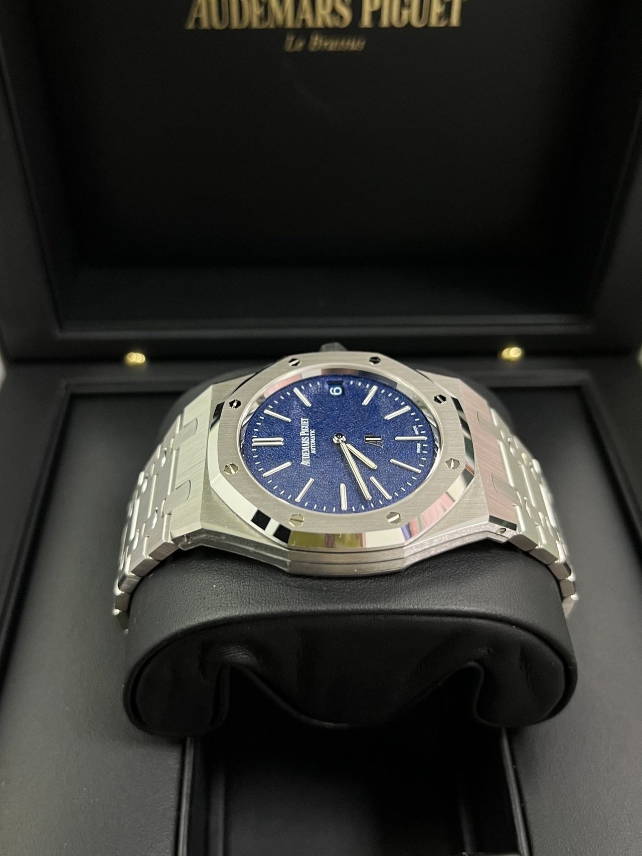 Audemars Piguet Royal Oak Jumbo Extra-thin 16202BC.OO.1240BC.02 - WatchesOff5th