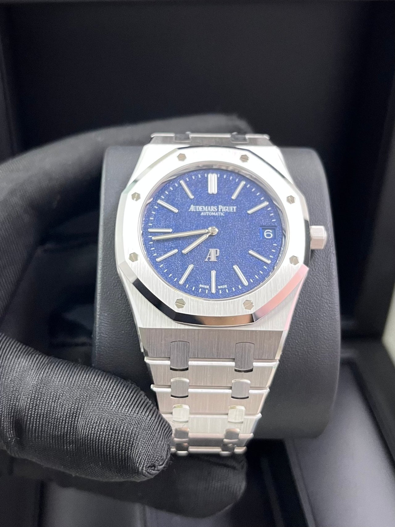 Audemars Piguet Royal Oak Jumbo Extra-thin 16202BC.OO.1240BC.02 - WatchesOff5th