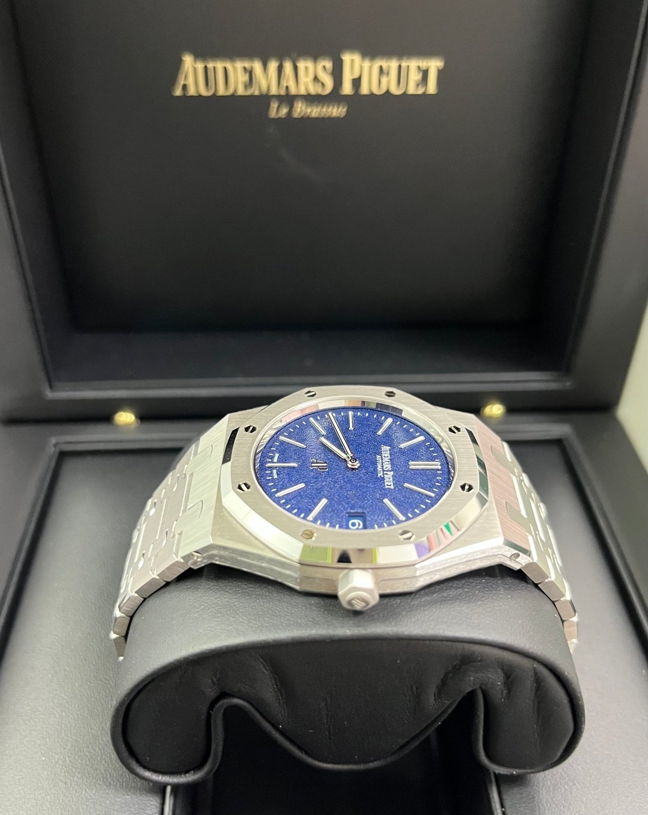 Audemars Piguet Royal Oak Jumbo Extra-thin 16202BC.OO.1240BC.02 - WatchesOff5th