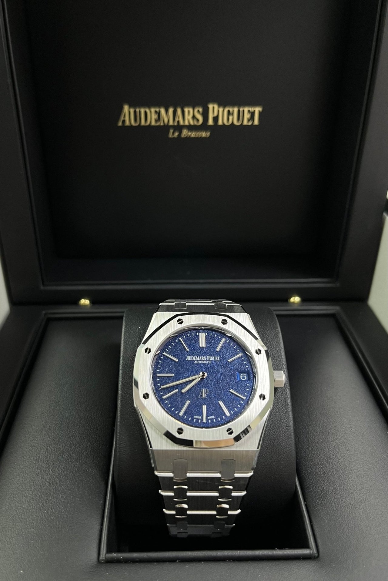 Audemars Piguet Royal Oak Jumbo Extra-thin 16202BC.OO.1240BC.02 - WatchesOff5th