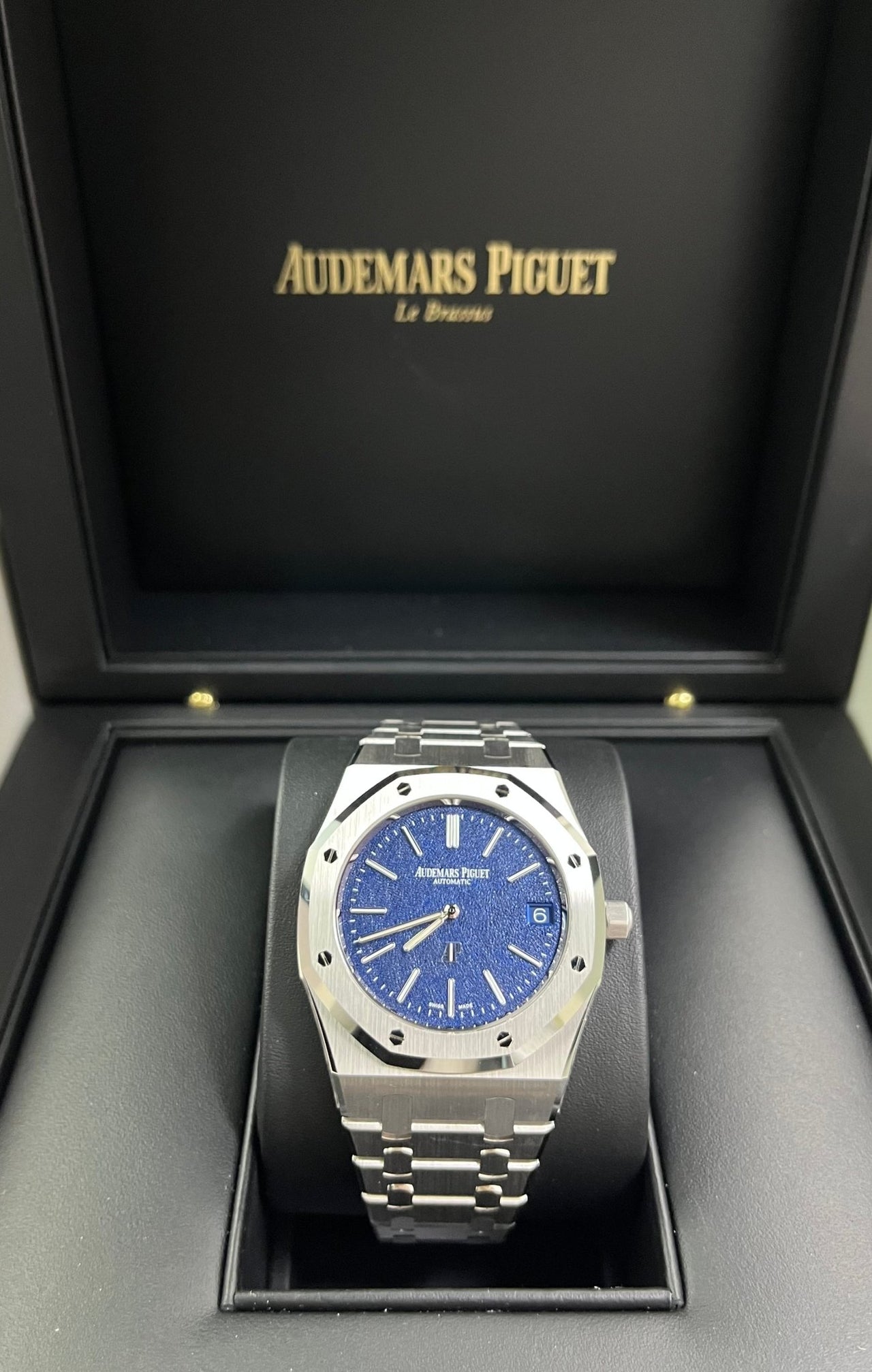 Audemars Piguet Royal Oak Jumbo Extra-thin 16202BC.OO.1240BC.02 - WatchesOff5th