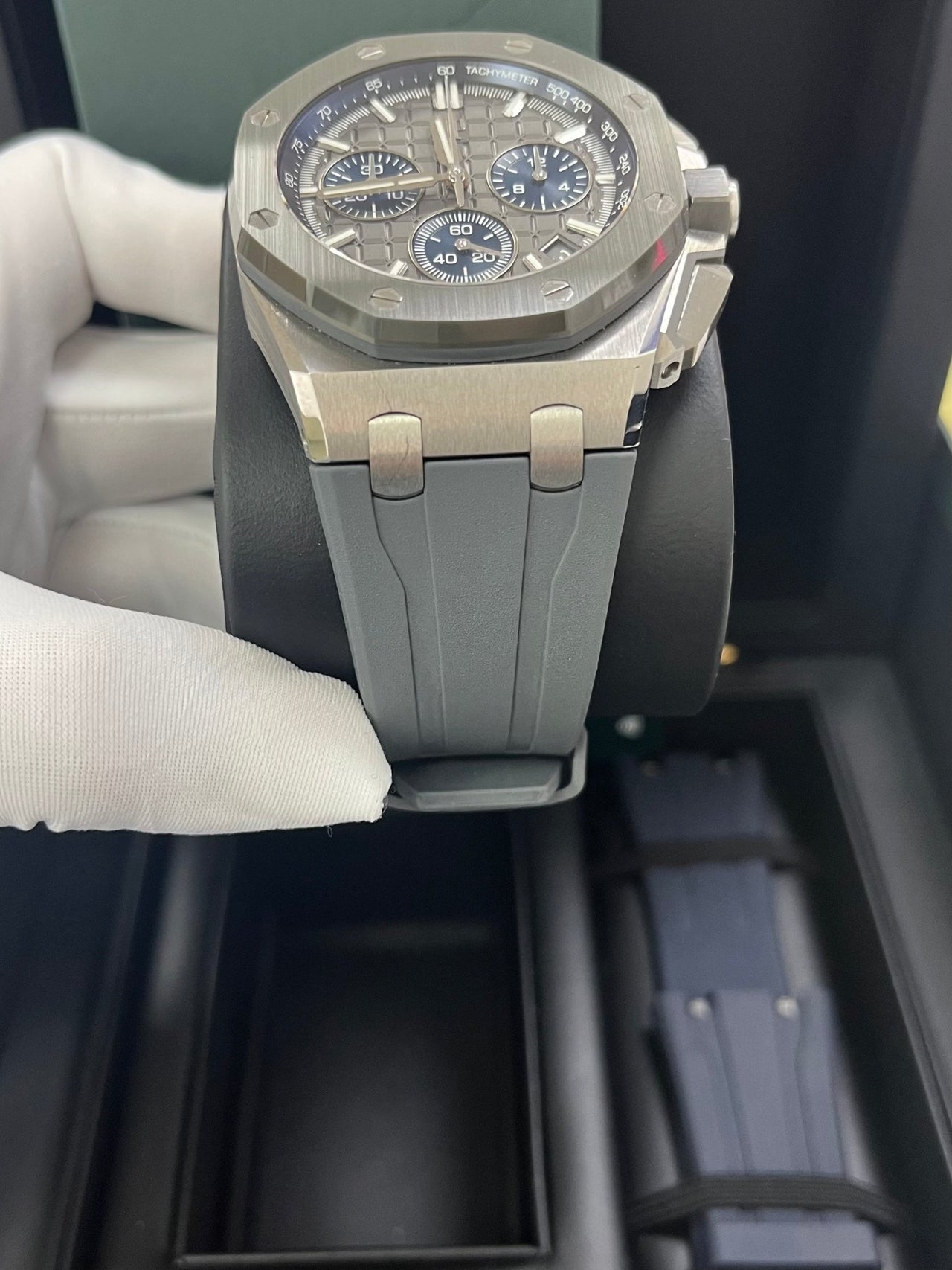 Audemars Piguet Royal Oak Offshore Selfwinding Chronograph (Ref# 26420IO.OO.A009CA.01) - WatchesOff5th