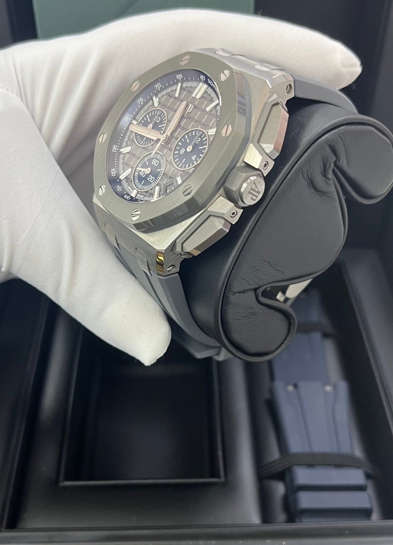 Audemars Piguet Royal Oak Offshore Selfwinding Chronograph (Ref# 26420IO.OO.A009CA.01) - WatchesOff5th