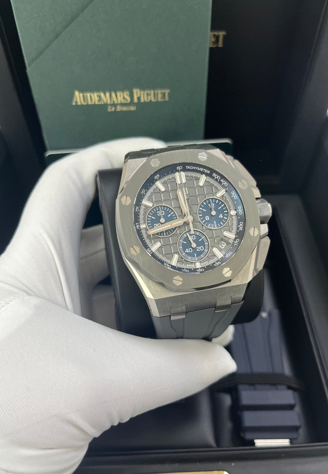 Audemars Piguet Royal Oak Offshore Selfwinding Chronograph (Ref# 26420IO.OO.A009CA.01) - WatchesOff5th