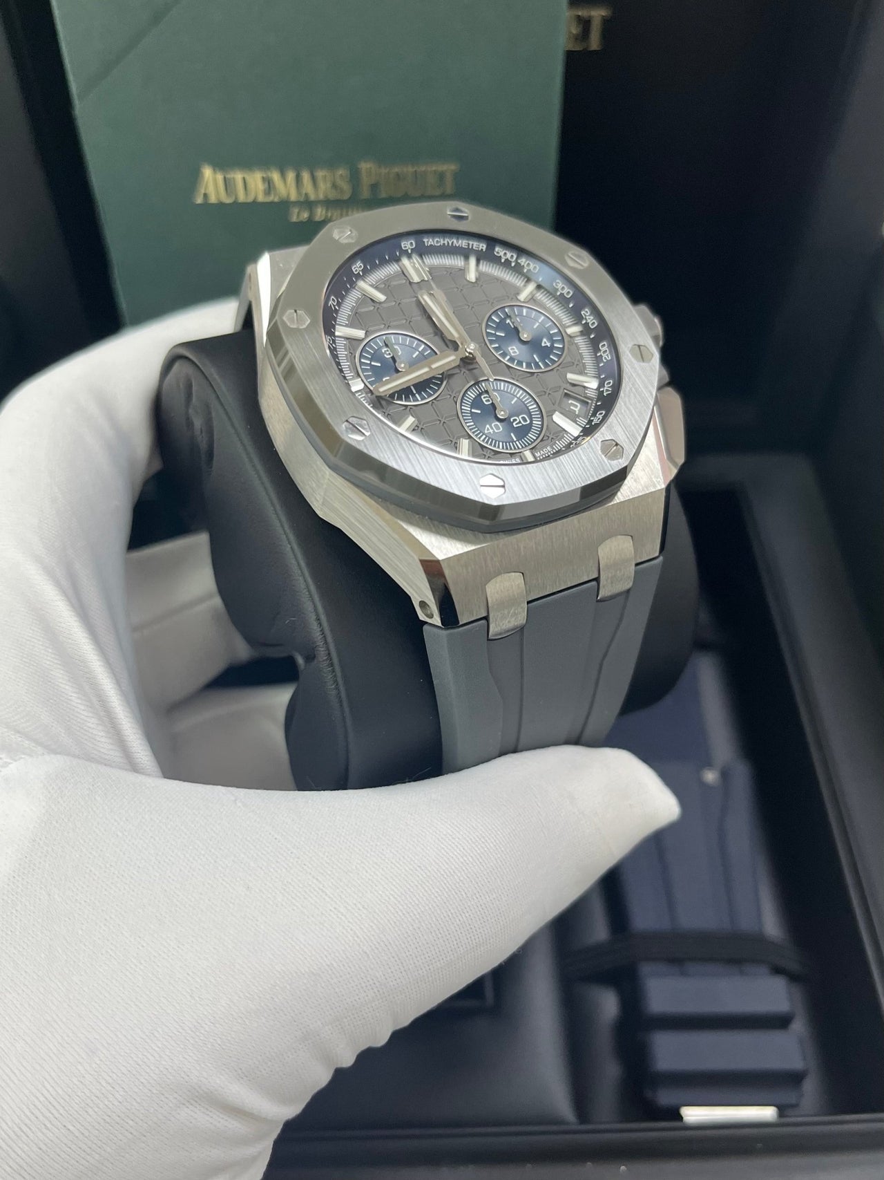 Audemars Piguet Royal Oak Offshore Selfwinding Chronograph (Ref# 26420IO.OO.A009CA.01) - WatchesOff5th