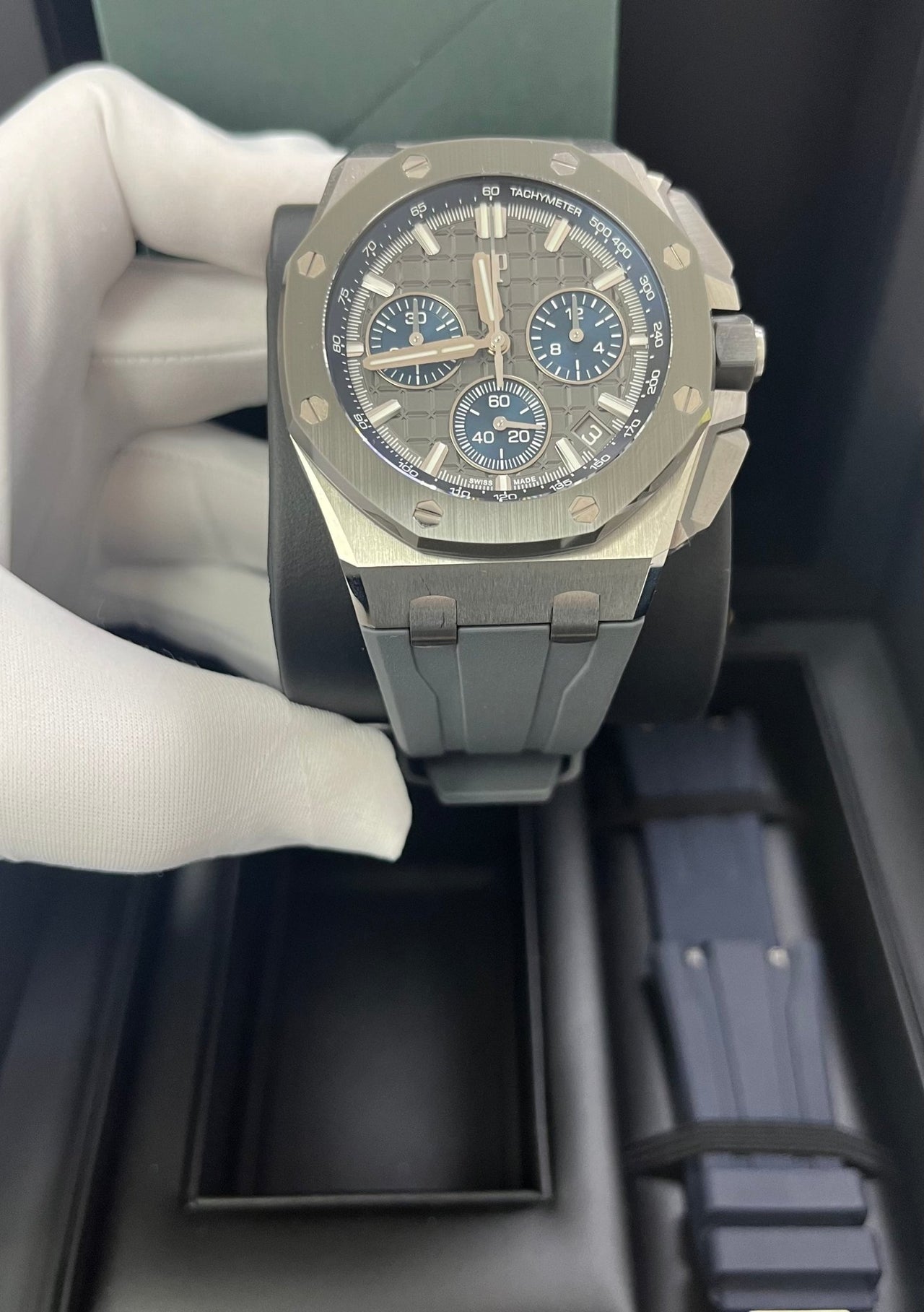 Audemars Piguet Royal Oak Offshore Selfwinding Chronograph (Ref# 26420IO.OO.A009CA.01) - WatchesOff5th