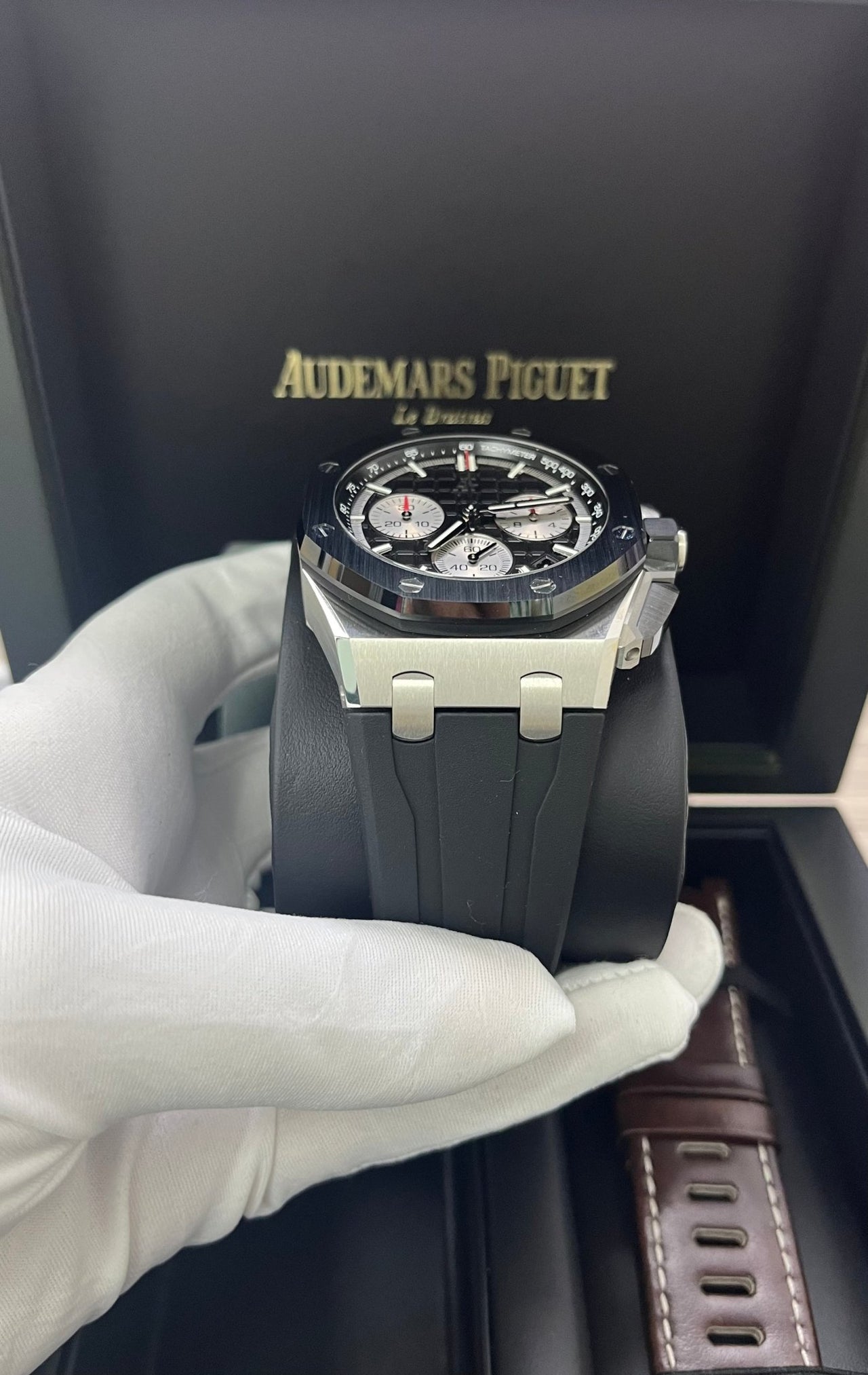 Audemars Piguet Royal Oak Offshore Selfwinding Chronograph Ref. 26420SO.OO.A002CA.01 - WatchesOff5th