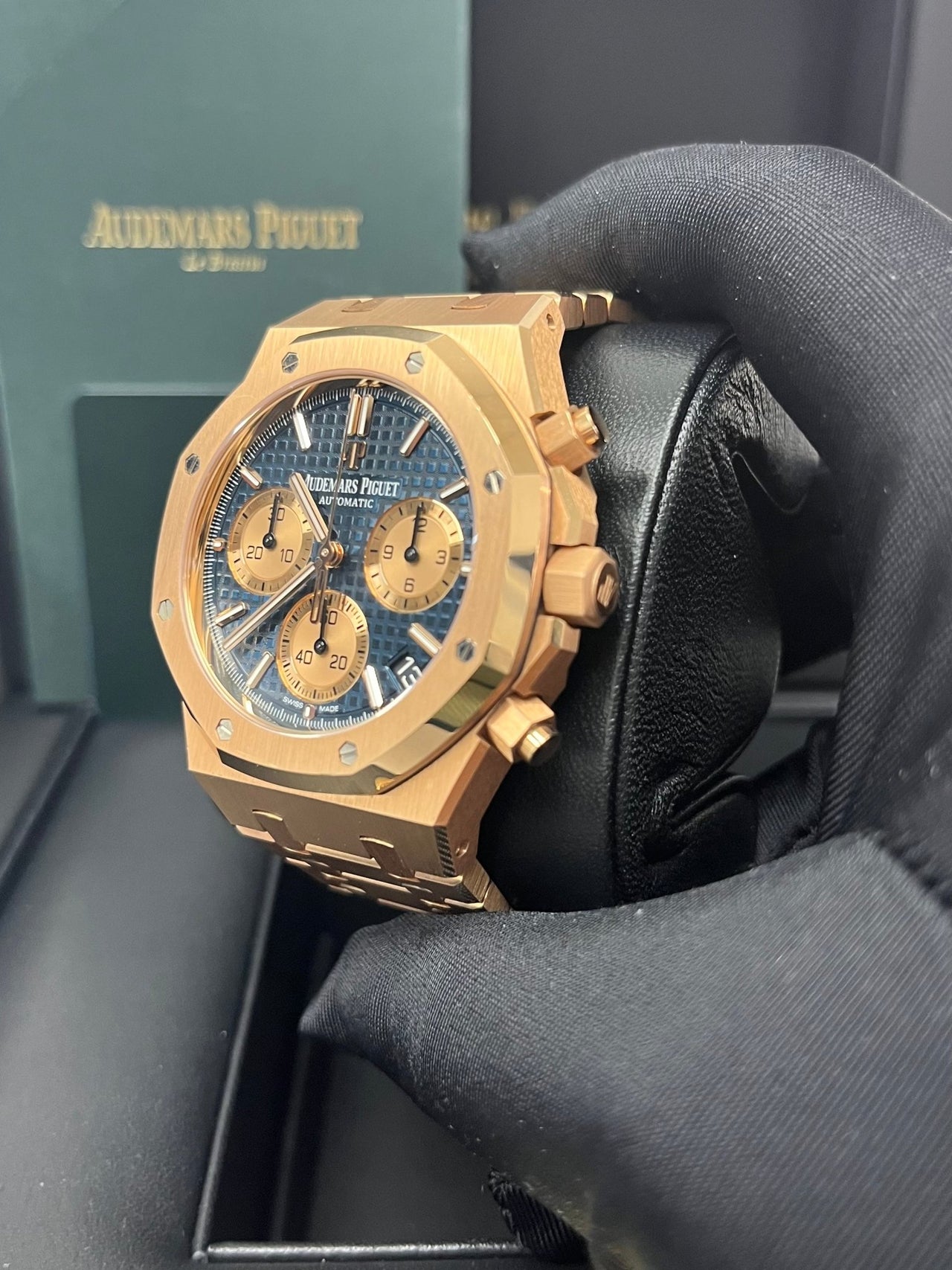 Audemars Piguet Royal Oak Selfwinding Chronograph 41mm (Reference # 26239OR.OO.1220OR.01 ) - WatchesOff5thWatch