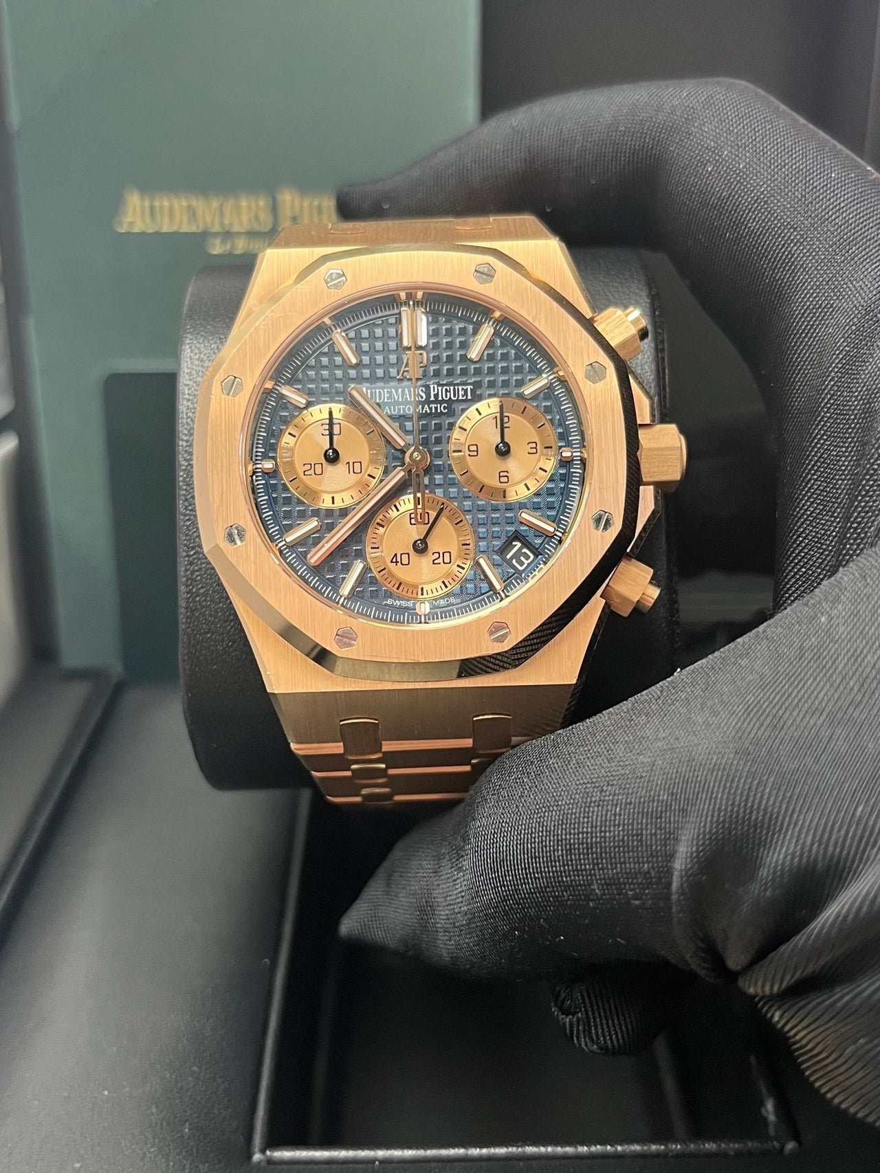 Audemars Piguet Royal Oak Selfwinding Chronograph 41mm (Reference # 26239OR.OO.1220OR.01 ) - WatchesOff5thWatch