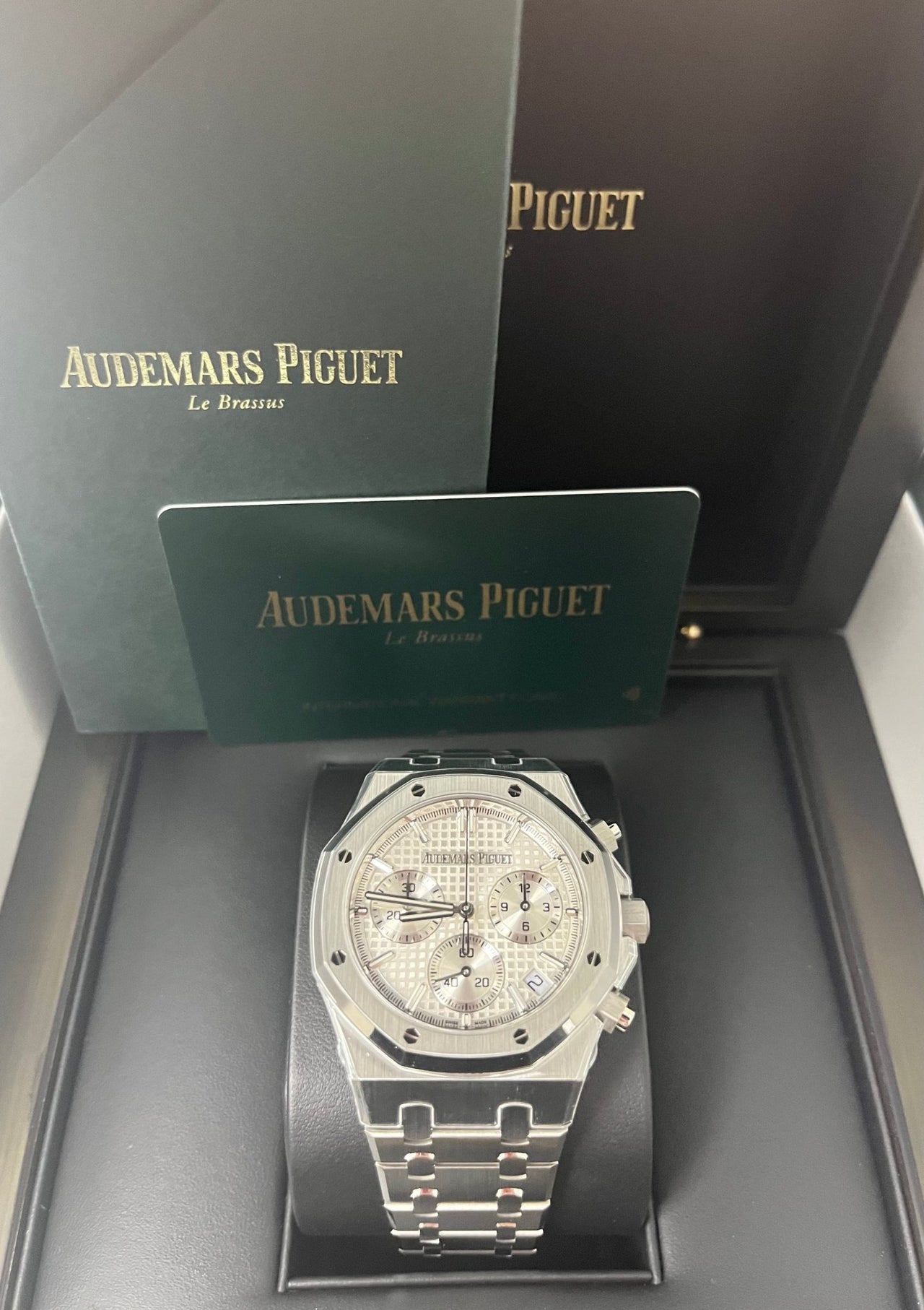 Audemars Piguet ROYAL OAK SELFWINDING CHRONOGRAPH “50TH ANNIVERSARY” STEEL BRACELET WHITE DIAL (Ref # 26240ST.OO.1320ST.03) - WatchesOff5thWatches