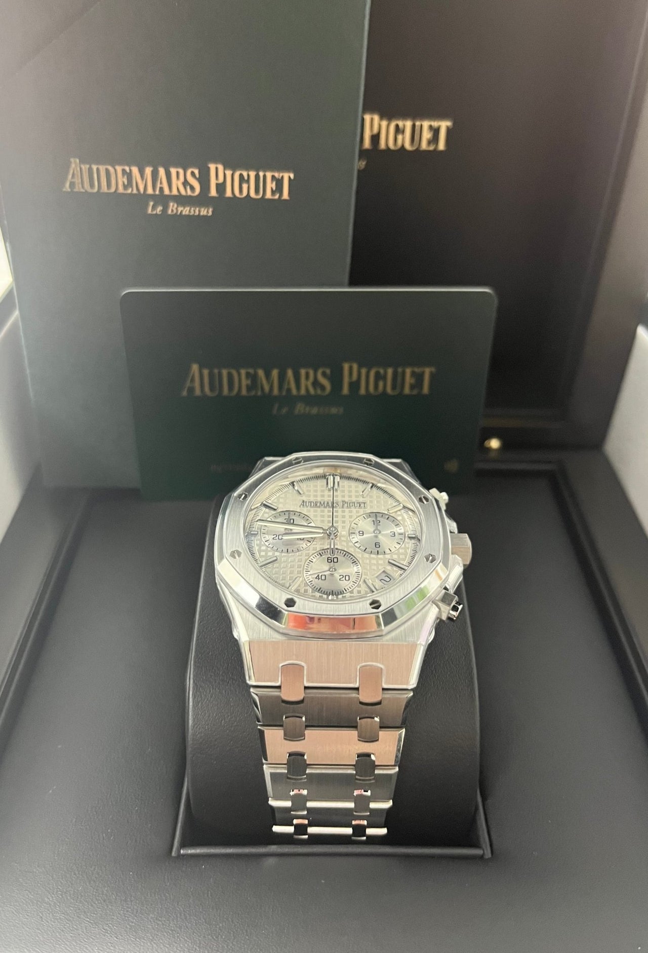 Audemars Piguet ROYAL OAK SELFWINDING CHRONOGRAPH “50TH ANNIVERSARY” STEEL BRACELET WHITE DIAL (Ref # 26240ST.OO.1320ST.03) - WatchesOff5thWatches