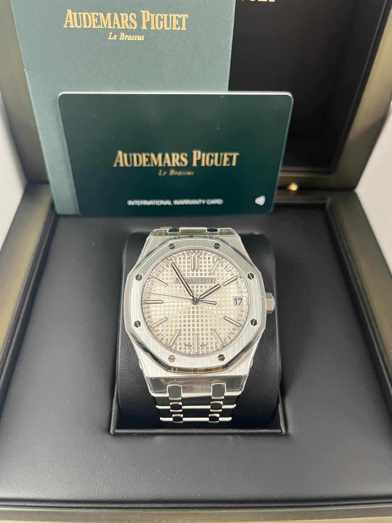 Audemars Piguet Royal Oak Selfwinding White Dial 41mm Ref. 15510ST.OO.1320ST.08 - WatchesOff5thWatch