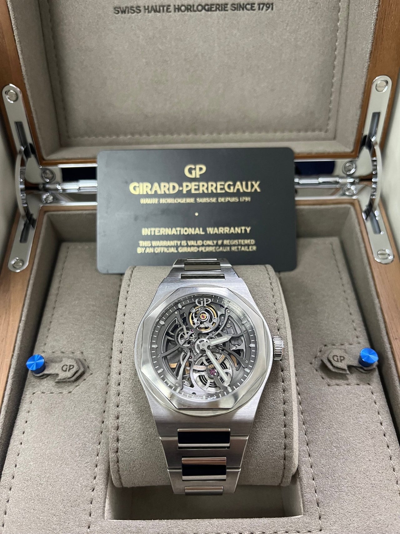 Girard Perregaux Laureato Skeleton 81015-11-001-11A - WatchesOff5th