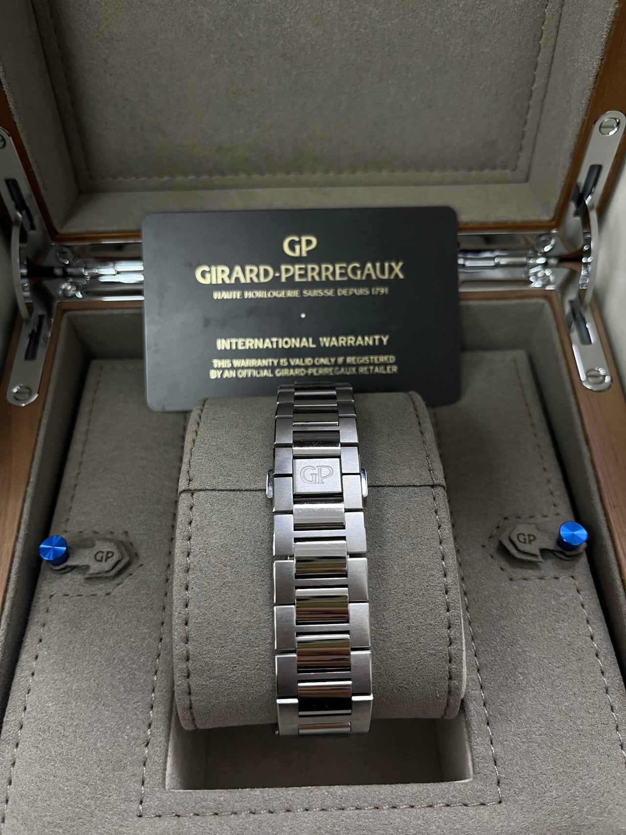 Girard Perregaux Laureato Skeleton 81015-11-001-11A - WatchesOff5th