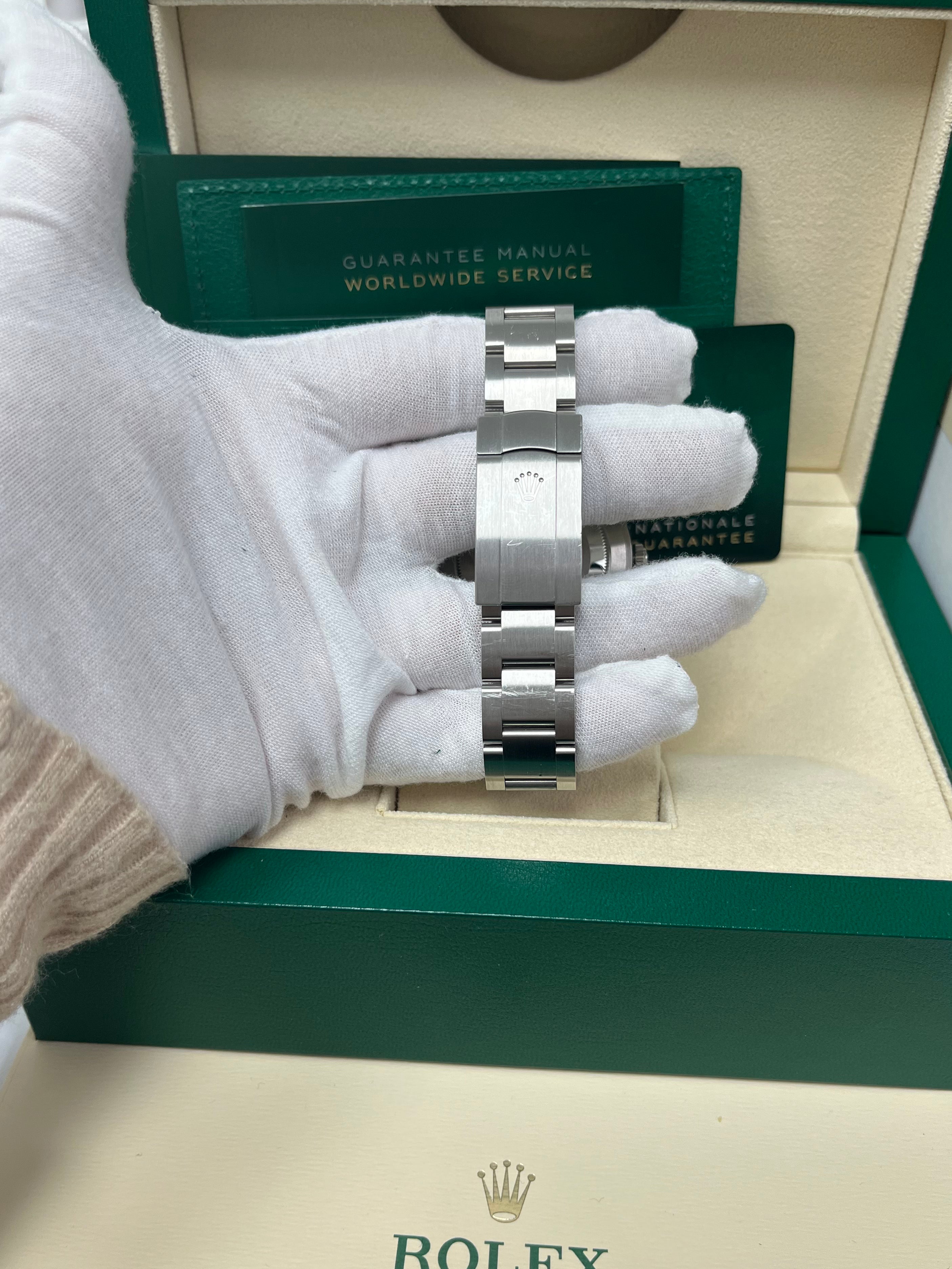 Rolex Oyster Perpetual 41 Stainless Steel - Green Index Dial - Oyster Bracelet (Ref# 124300)