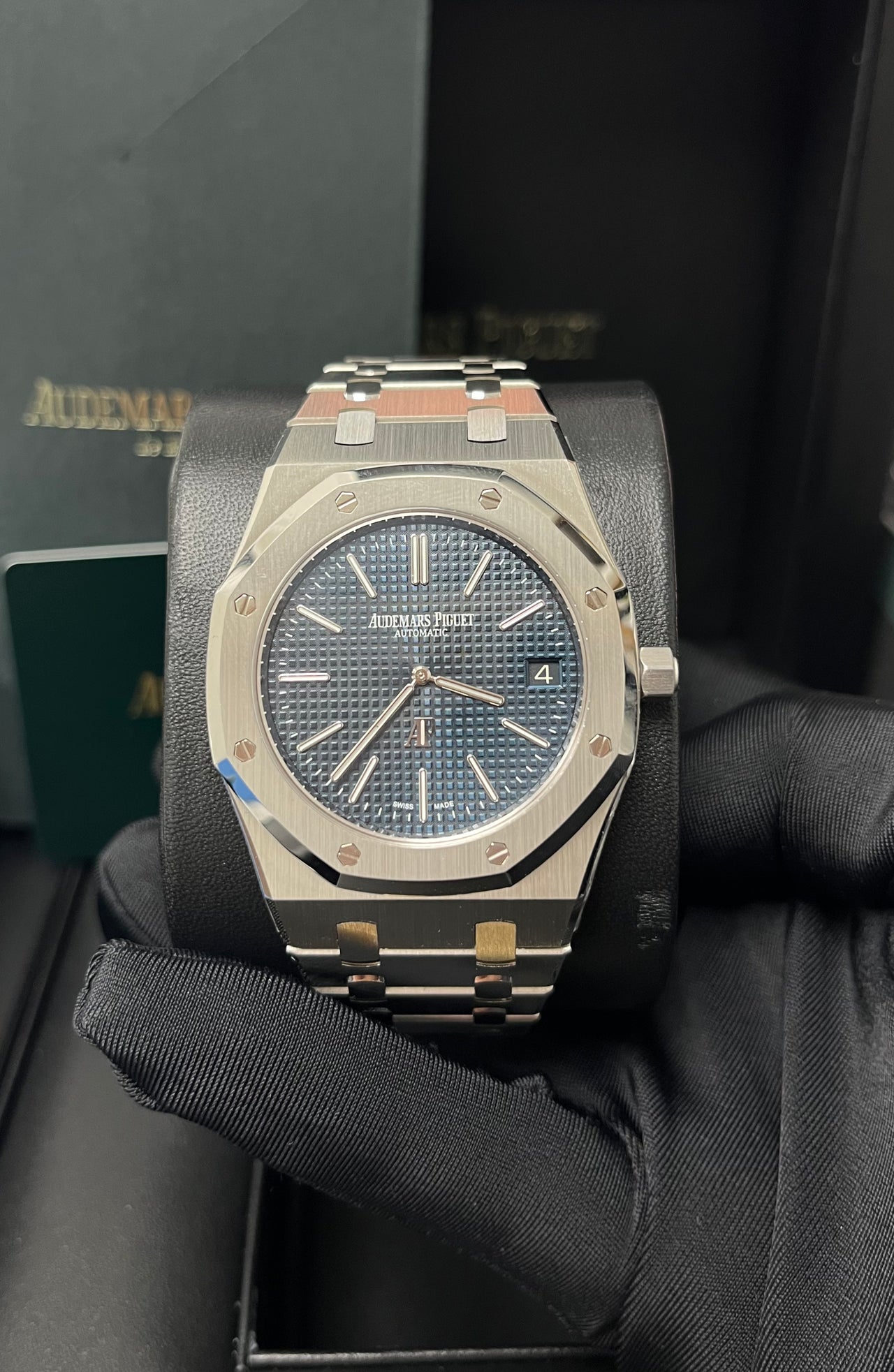 Audemars Piguet Royal Oak Jumbo 39mm Stainless Steel Jumbo Ultra-Thin Blue Dial 15202ST.OO.1240ST.01