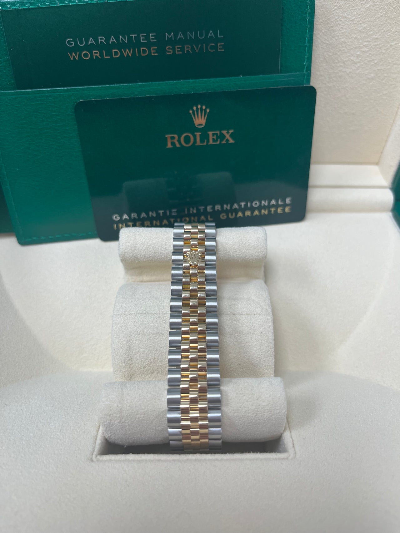 Rolex Datejust 31 Steel and Yellow Gold Datejust 31mm - Fluted Bezel - Silver Diamond Dial - Jubilee 278273