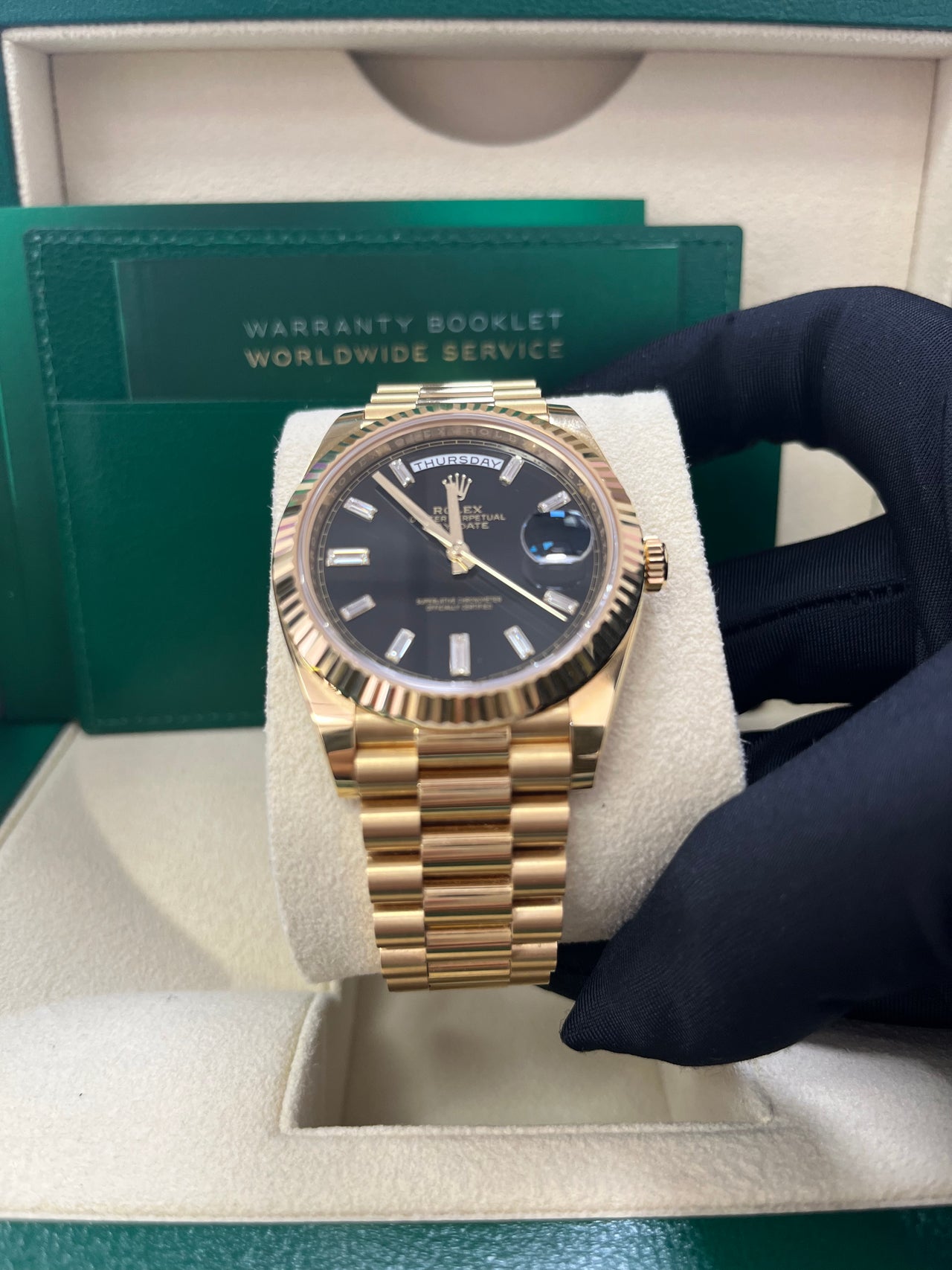 Rolex Day-Date 40 18k Yellow Gold - Baguette Diamond Dial - Fluted Bezel (Ref# 228238)