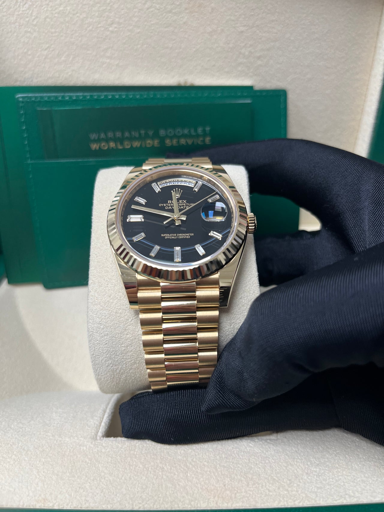 Rolex Day-Date 40 Yellow Gold Day-Date 40 Watch - Fluted Bezel - Onyx Dial - President Bracelet 228238