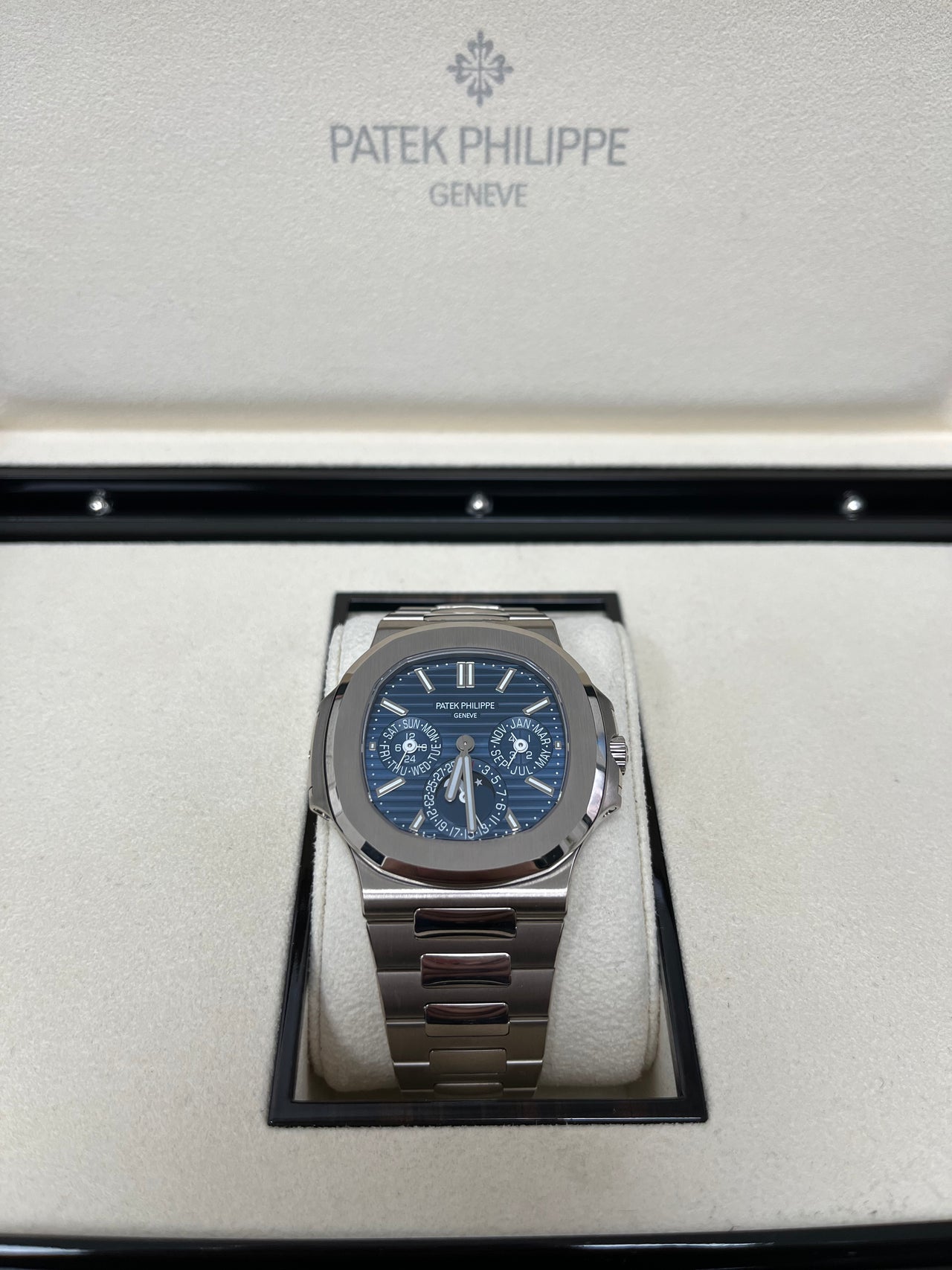 Patek Philippe Nautilus Perpetual Calendar Sunburst White Gold/ Blue Dial (Ref#5740/1G-001)