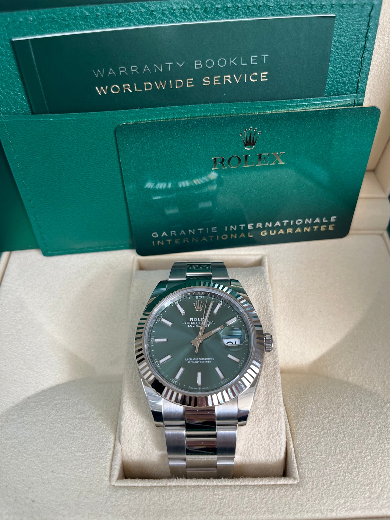 Rolex Datejust Oyster 41 mm Oystersteel Mint Green Dial Fluted Bezel Oyster Bracelet (Reference # 126334)