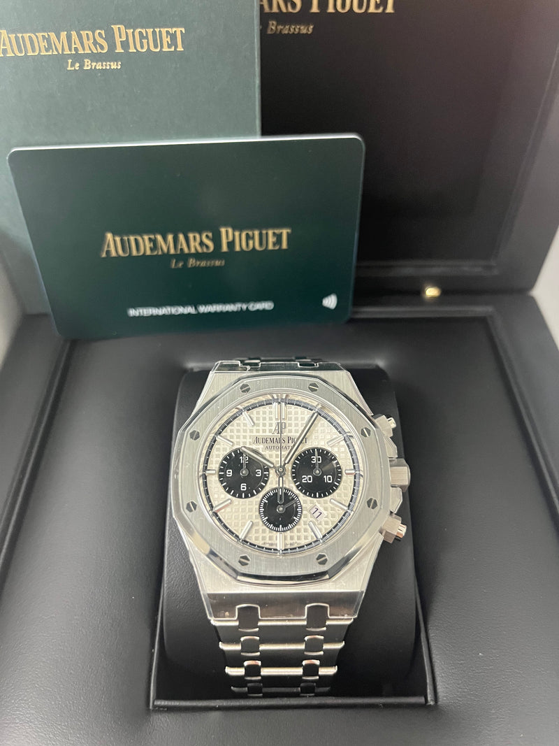 Audemars Piguet Royal Oak Selfwinding Chronograph/ Stainless Steel/ Panda Dials (Ref#26331ST.OO.1220ST.03)