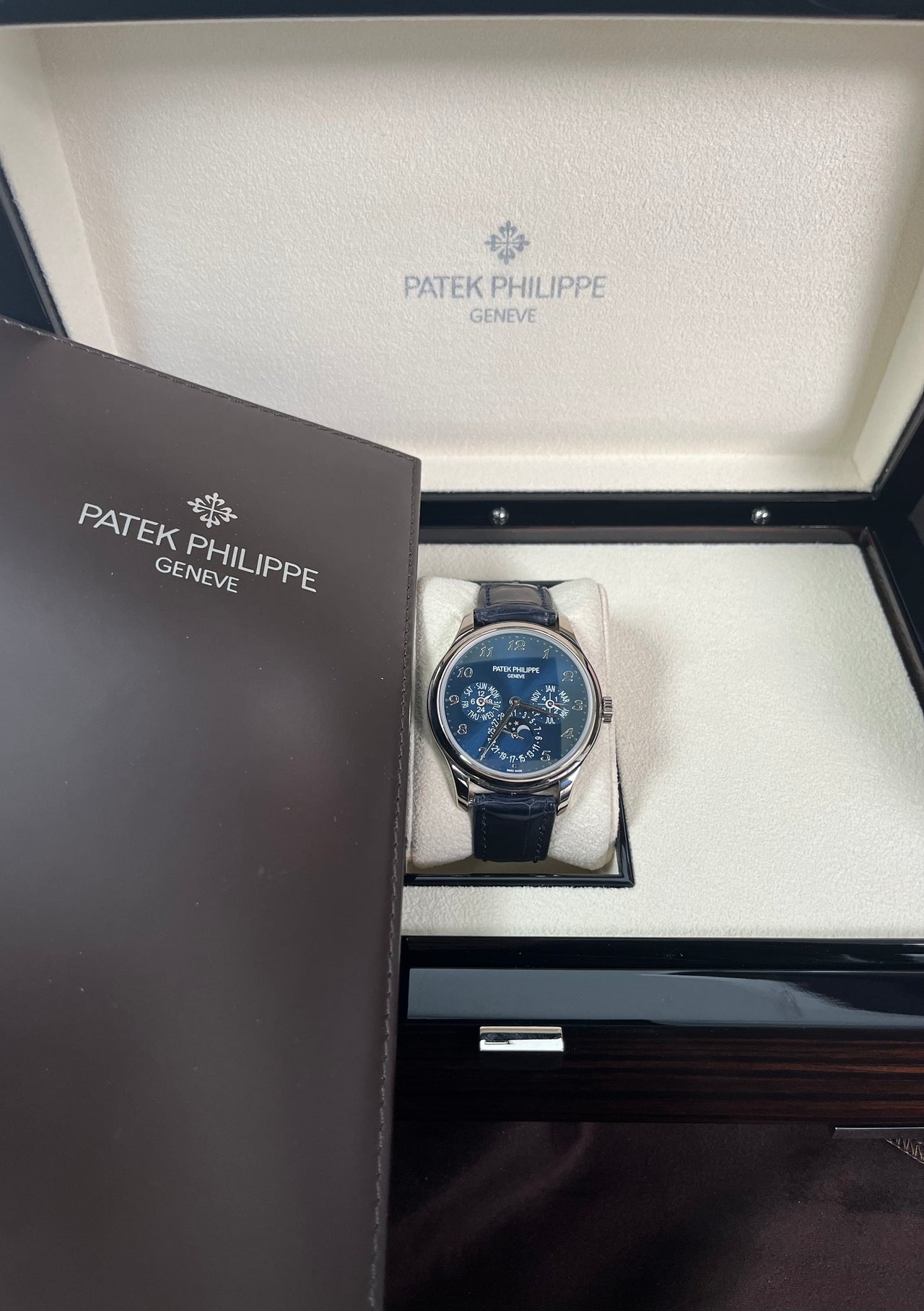 Patek Philippe Grand Complications Perpetual Calendar Moon Phase White Gold/ Royal Blue Dial & Strap (Ref#5327G-001)