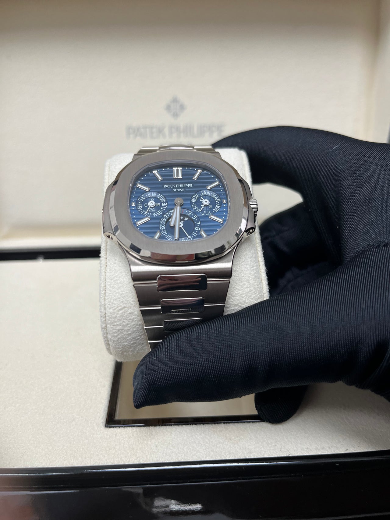 Patek Philippe Nautilus Perpetual Calendar Sunburst White Gold/ Blue Dial (Ref#5740/1G-001)