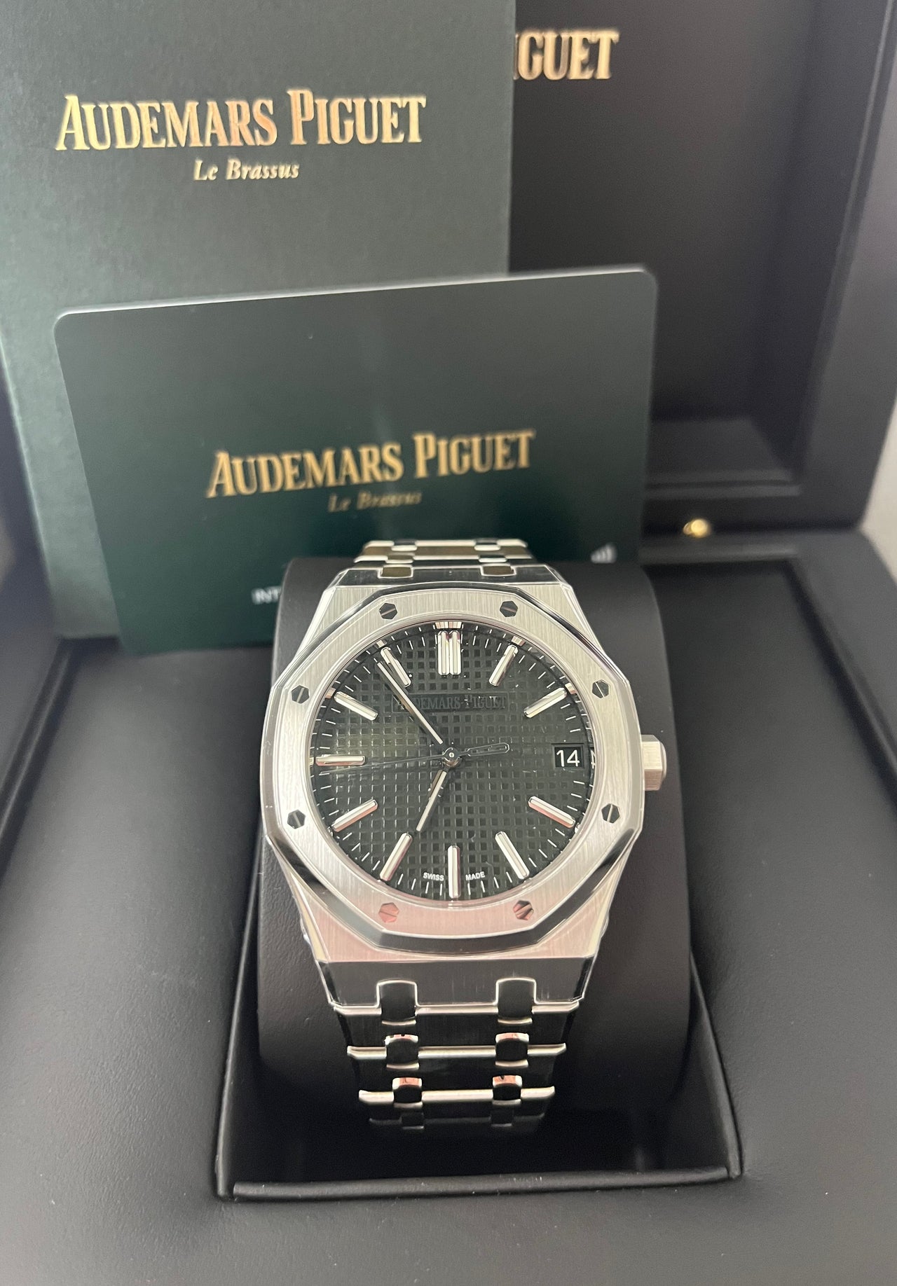 Audemars Piguet Royal Oak Selfwinding 41 mm Stainless Steel Green Dial 15510ST.OO.1320ST.09