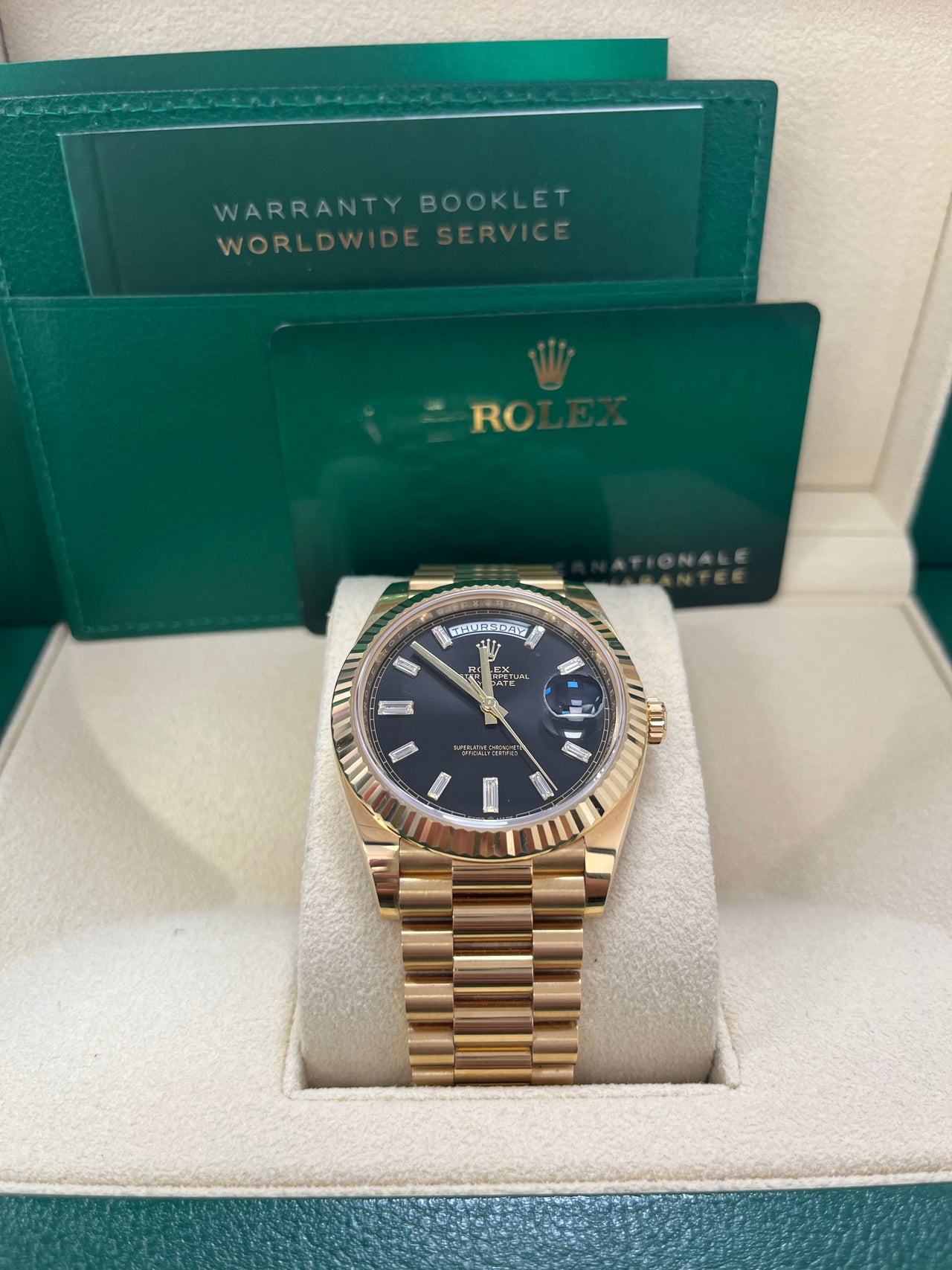 Rolex Day-Date 40 18k Yellow Gold - Baguette Diamond Dial - Fluted Bezel (Ref# 228238)