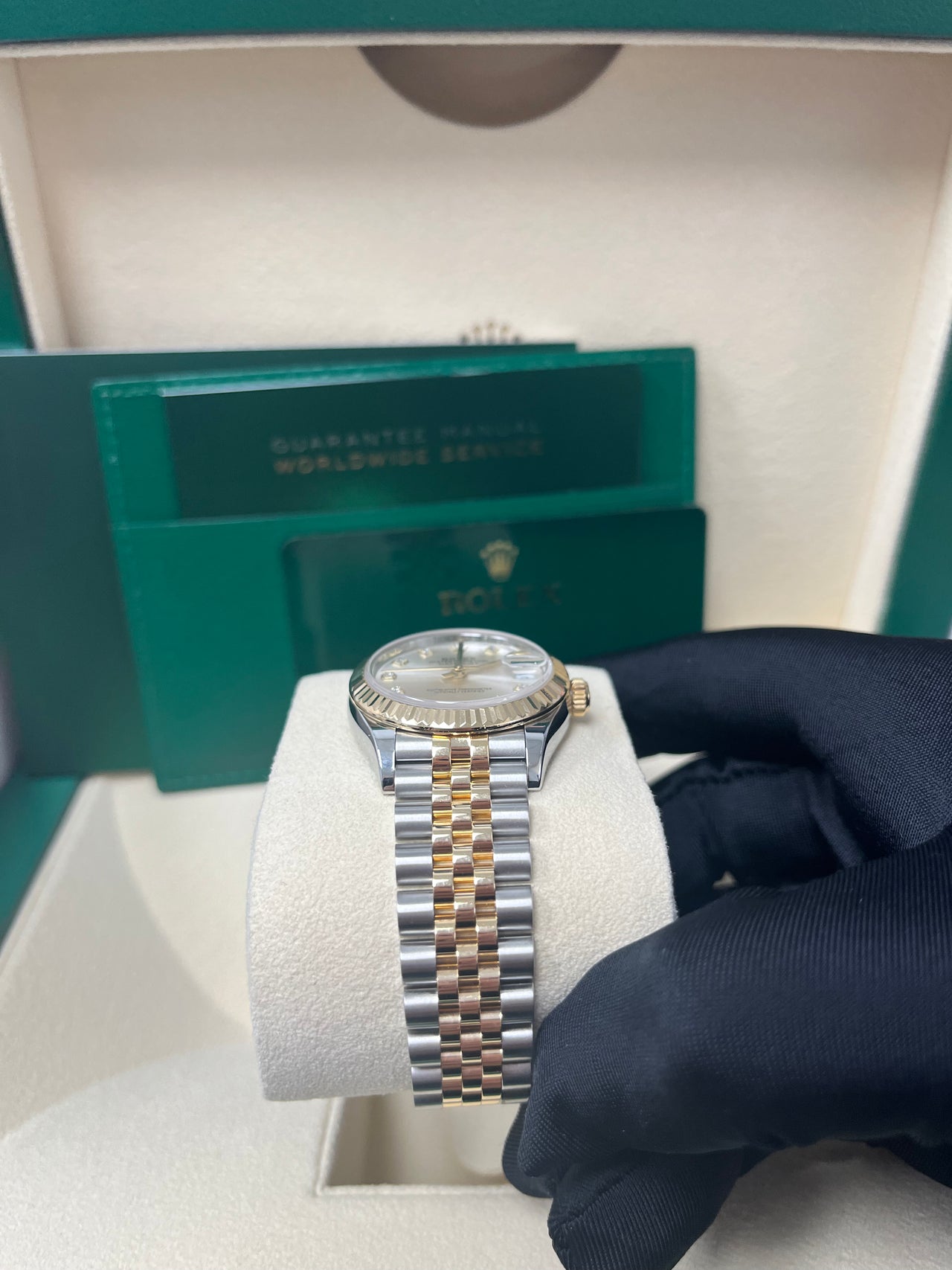 Rolex Datejust 31 Steel and Yellow Gold Datejust 31mm - Fluted Bezel - Silver Diamond Dial - Jubilee 278273