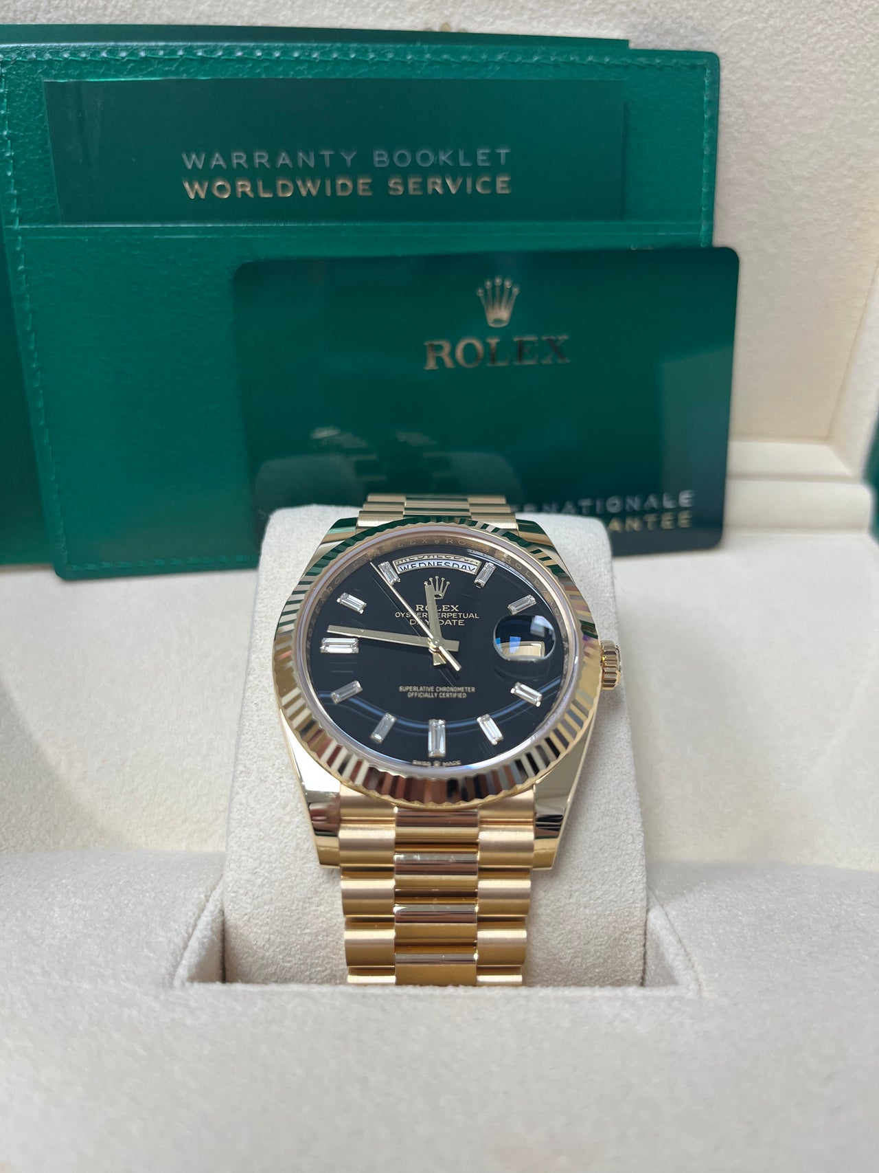 Rolex Day-Date 40 Yellow Gold Day-Date 40 Watch - Fluted Bezel - Onyx Dial - President Bracelet 228238